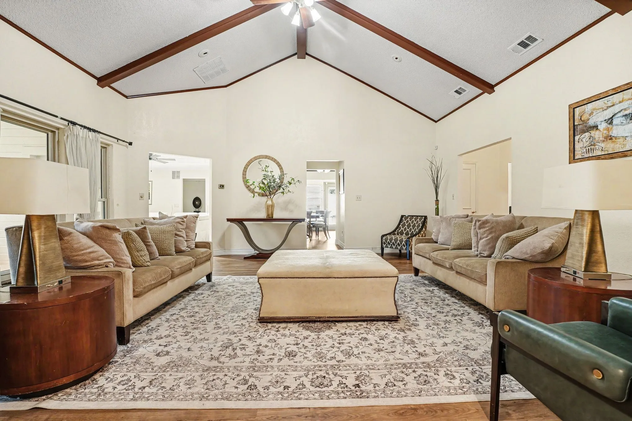 Single Family Residence For Sale in Dallas County , 1349 Mantlebrook Drive, De Soto, Texas 75115, 5 Bedroom, 3 Bathroom, 3 Garage spaces, 3,290 Sqft, built in 1984, mls#21359372, Real Estate Agent in De Soto, Homes For Sale in Dallas county, Homes For Sale in De Soto, Realtor in De Soto Texas, Real Estate Brokerage Independent Realty Texas, Luminita Cordes Realtor