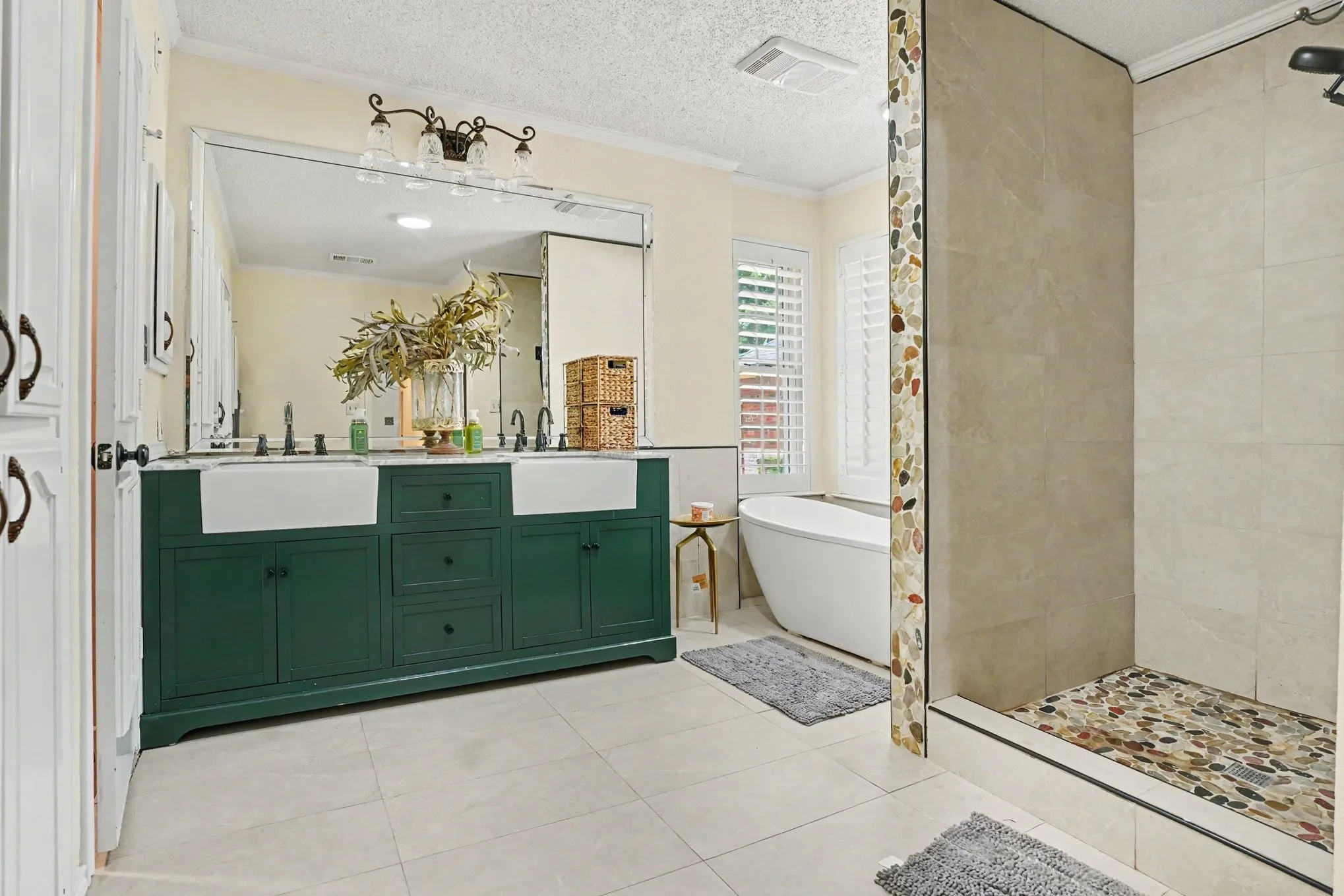 Single Family Residence For Sale in Dallas County , 1349 Mantlebrook Drive, De Soto, Texas 75115, 5 Bedroom, 3 Bathroom, 3 Garage spaces, 3,290 Sqft, built in 1984, mls#21359372, Real Estate Agent in De Soto, Homes For Sale in Dallas county, Homes For Sale in De Soto, Realtor in De Soto Texas, Real Estate Brokerage Independent Realty Texas, Luminita Cordes Realtor