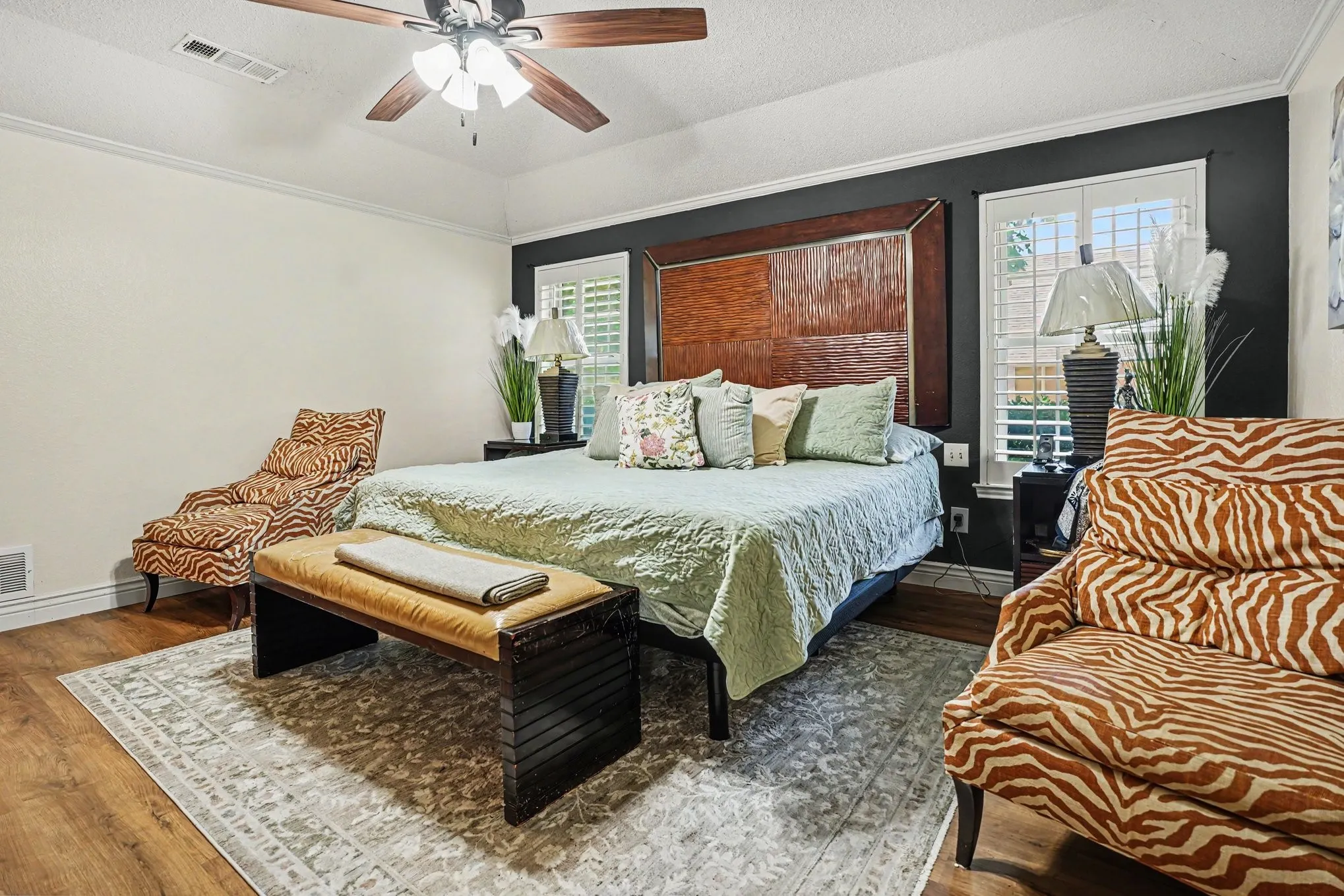 Single Family Residence For Sale in Dallas County , 1349 Mantlebrook Drive, De Soto, Texas 75115, 5 Bedroom, 3 Bathroom, 3 Garage spaces, 3,290 Sqft, built in 1984, mls#21359372, Real Estate Agent in De Soto, Homes For Sale in Dallas county, Homes For Sale in De Soto, Realtor in De Soto Texas, Real Estate Brokerage Independent Realty Texas, Luminita Cordes Realtor