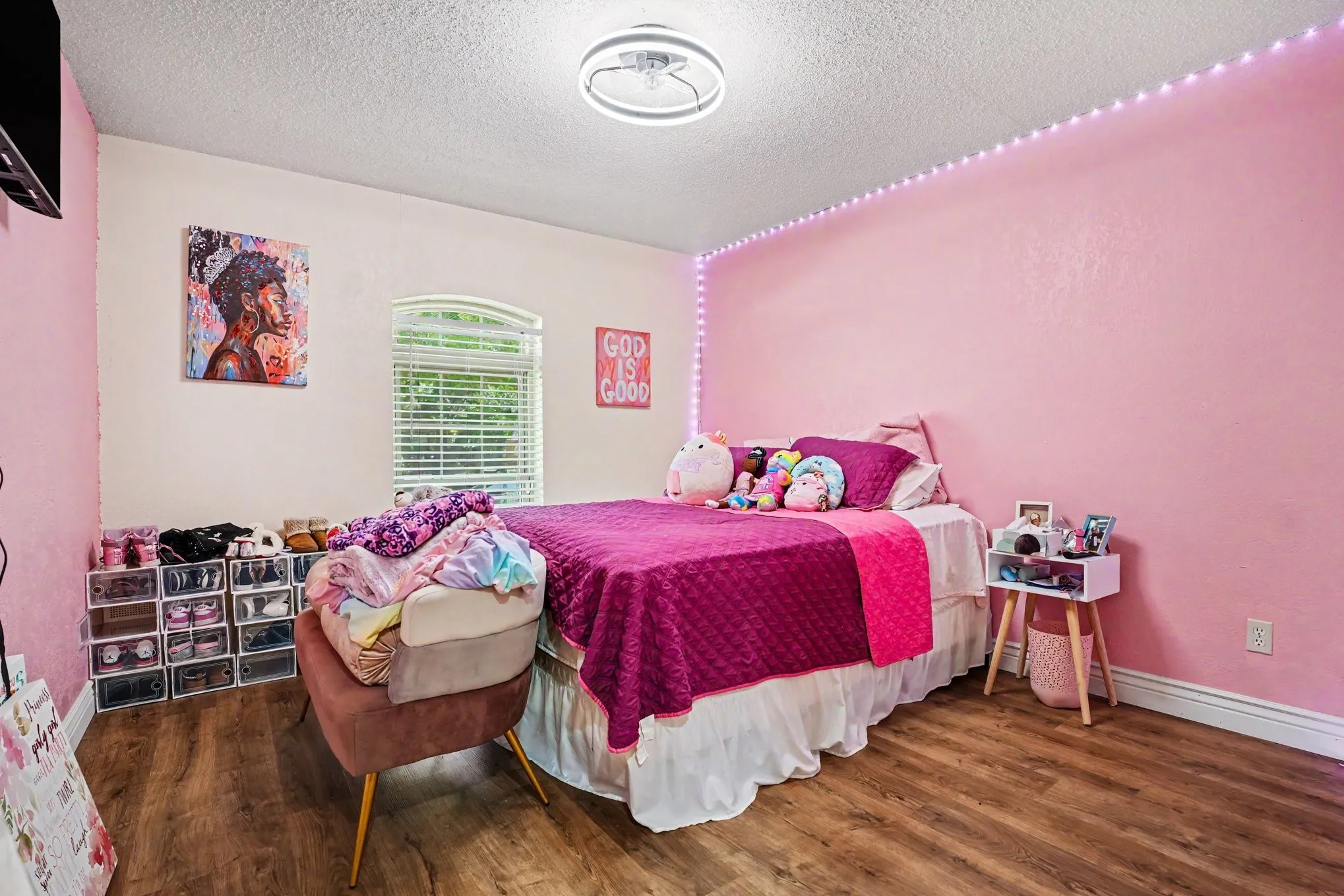 Single Family Residence For Sale in Dallas County , 1349 Mantlebrook Drive, De Soto, Texas 75115, 5 Bedroom, 3 Bathroom, 3 Garage spaces, 3,290 Sqft, built in 1984, mls#21359372, Real Estate Agent in De Soto, Homes For Sale in Dallas county, Homes For Sale in De Soto, Realtor in De Soto Texas, Real Estate Brokerage Independent Realty Texas, Luminita Cordes Realtor