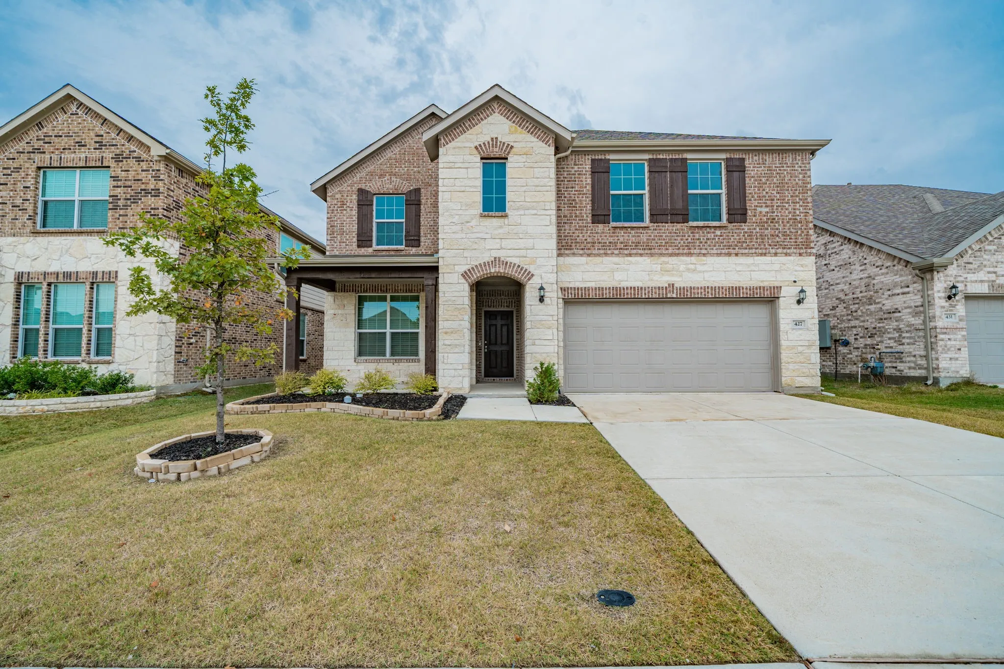 Single Family Residence For Sale in Rockwall County , 427 Holt Lane, Fate, Texas 75087, 4 Bedroom, 3 Bathroom, 2 Garage spaces, 3,058 Sqft, built in 2021, mls#21361502, Real Estate Agent in Fate, Homes For Sale in Rockwall county, Homes For Sale in Fate, Realtor in Fate Texas, Real Estate Brokerage Independent Realty Texas, Luminita Cordes Realtor