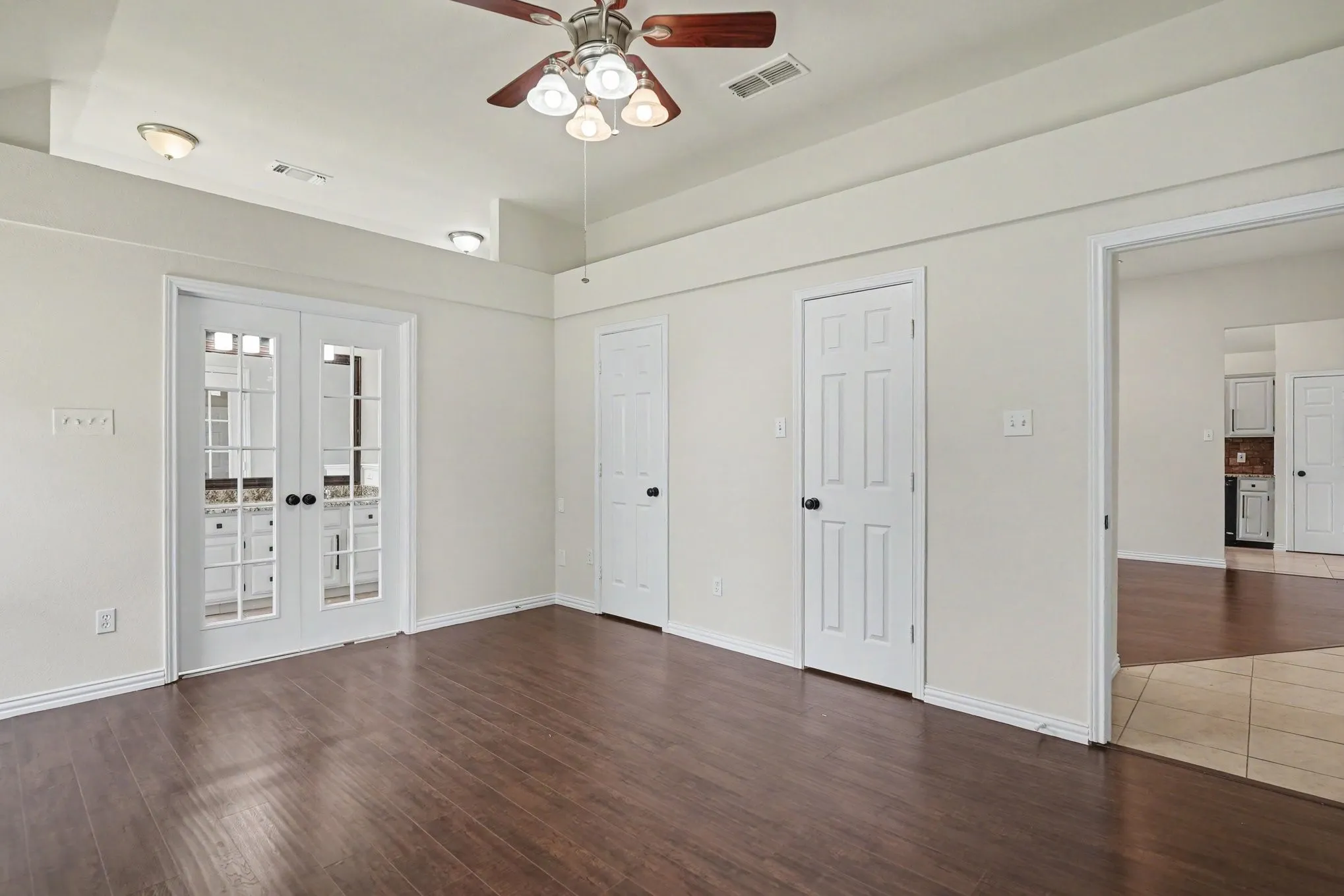 Single Family Residence For Sale in Tarrant County , 6017 Hilltop Drive, Watauga, Texas 76148, 3 Bedroom, 2 Bathroom, 2 Garage spaces, 1,502 Sqft, built in 1988, mls#21361537, Real Estate Agent in Watauga, Homes For Sale in Tarrant county, Homes For Sale in Watauga, Realtor in Watauga Texas, Real Estate Brokerage Independent Realty Texas, Luminita Cordes Realtor
