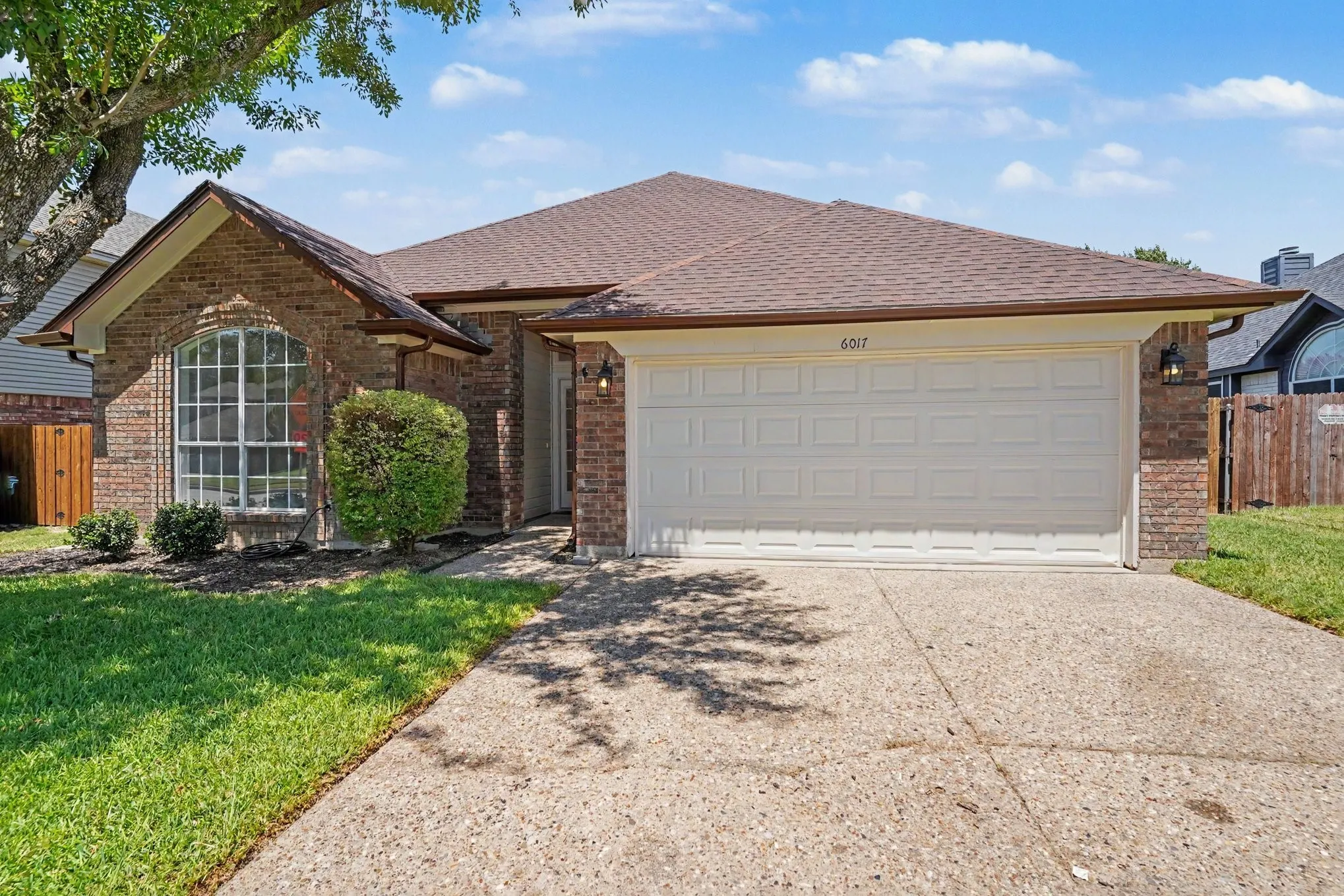 Single Family Residence For Sale in Tarrant County , 6017 Hilltop Drive, Watauga, Texas 76148, 3 Bedroom, 2 Bathroom, 2 Garage spaces, 1,502 Sqft, built in 1988, mls#21361537, Real Estate Agent in Watauga, Homes For Sale in Tarrant county, Homes For Sale in Watauga, Realtor in Watauga Texas, Real Estate Brokerage Independent Realty Texas, Luminita Cordes Realtor