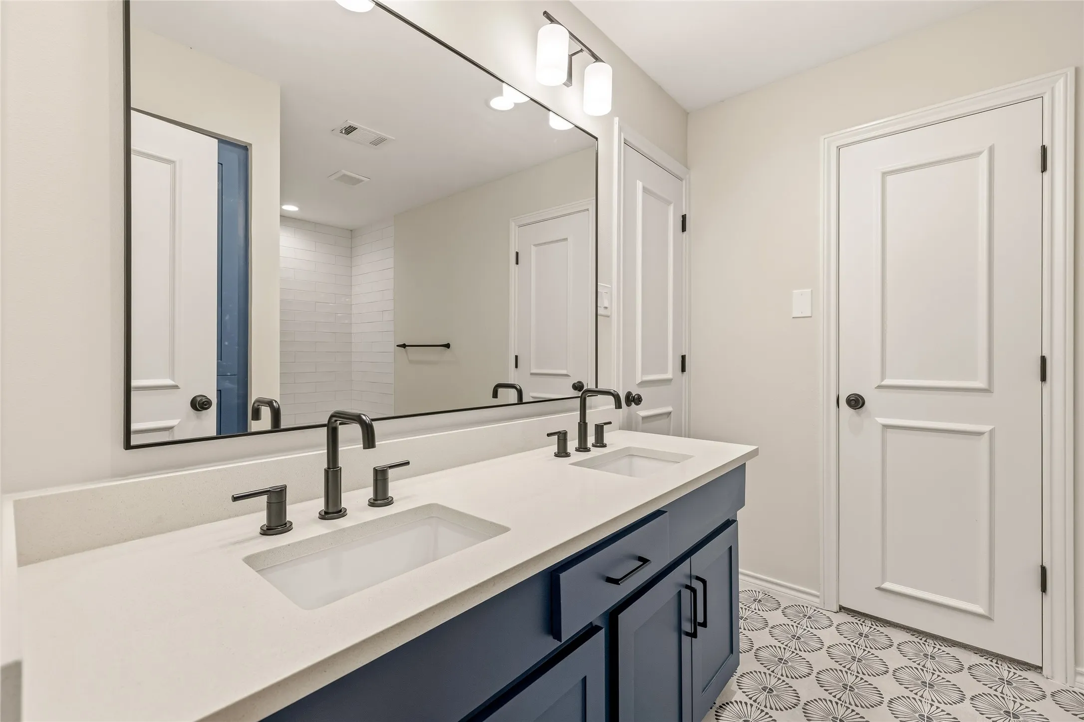 Single Family Residence For Sale in Dallas County , 4224 High Summit Drive, Dallas, Texas 75244, 4 Bedroom, 3 Bathroom, 2 Garage spaces, 2,904 Sqft, built in 1971, mls#21361298, Real Estate Agent in Dallas, Homes For Sale in Dallas county, Homes For Sale in Dallas, Realtor in Dallas Texas, Real Estate Brokerage Independent Realty Texas, Luminita Cordes Realtor