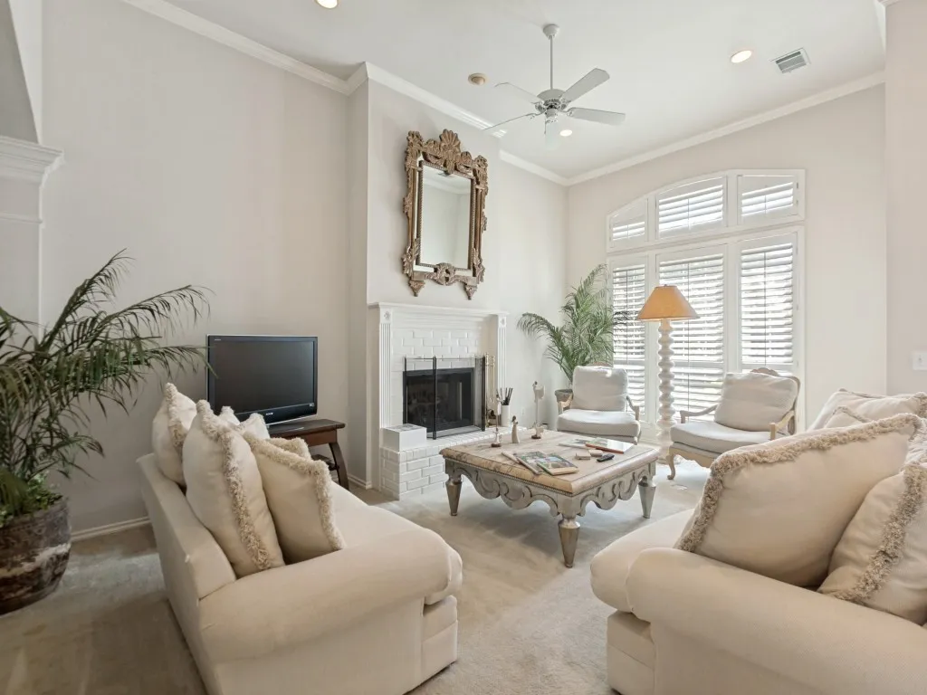 Single Family Residence For Sale in Collin County , 18407 Tettenhall Drive, Dallas, Texas 75252, 3 Bedroom, 3 Bathroom, 2 Garage spaces, 2,080 Sqft, built in 1994, mls#21360973, Real Estate Agent in Dallas, Homes For Sale in Collin county, Homes For Sale in Dallas, Realtor in Dallas Texas, Real Estate Brokerage Independent Realty Texas, Luminita Cordes Realtor