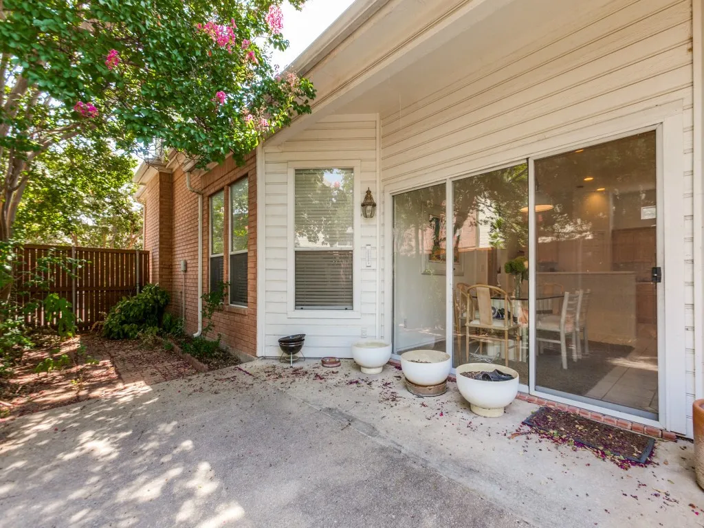 Single Family Residence For Sale in Collin County , 18407 Tettenhall Drive, Dallas, Texas 75252, 3 Bedroom, 3 Bathroom, 2 Garage spaces, 2,080 Sqft, built in 1994, mls#21360973, Real Estate Agent in Dallas, Homes For Sale in Collin county, Homes For Sale in Dallas, Realtor in Dallas Texas, Real Estate Brokerage Independent Realty Texas, Luminita Cordes Realtor