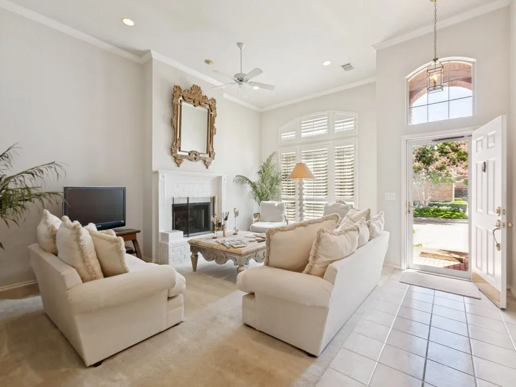 Single Family Residence For Sale in Collin County , 18407 Tettenhall Drive, Dallas, Texas 75252, 3 Bedroom, 3 Bathroom, 2 Garage spaces, 2,080 Sqft, built in 1994, mls#21360973, Real Estate Agent in Dallas, Homes For Sale in Collin county, Homes For Sale in Dallas, Realtor in Dallas Texas, Real Estate Brokerage Independent Realty Texas, Luminita Cordes Realtor
