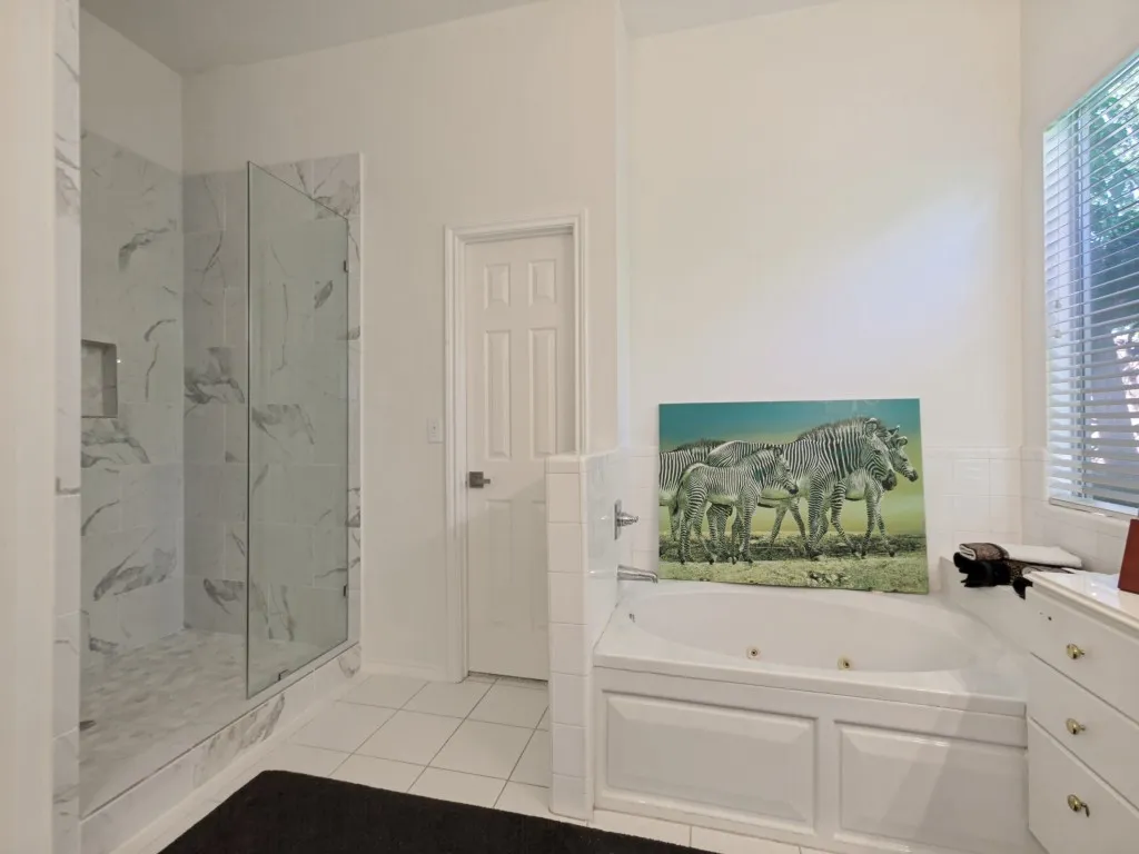 Single Family Residence For Sale in Collin County , 18407 Tettenhall Drive, Dallas, Texas 75252, 3 Bedroom, 3 Bathroom, 2 Garage spaces, 2,080 Sqft, built in 1994, mls#21360973, Real Estate Agent in Dallas, Homes For Sale in Collin county, Homes For Sale in Dallas, Realtor in Dallas Texas, Real Estate Brokerage Independent Realty Texas, Luminita Cordes Realtor