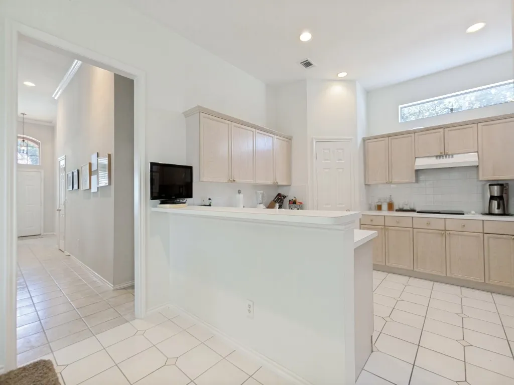 Single Family Residence For Sale in Collin County , 18407 Tettenhall Drive, Dallas, Texas 75252, 3 Bedroom, 3 Bathroom, 2 Garage spaces, 2,080 Sqft, built in 1994, mls#21360973, Real Estate Agent in Dallas, Homes For Sale in Collin county, Homes For Sale in Dallas, Realtor in Dallas Texas, Real Estate Brokerage Independent Realty Texas, Luminita Cordes Realtor