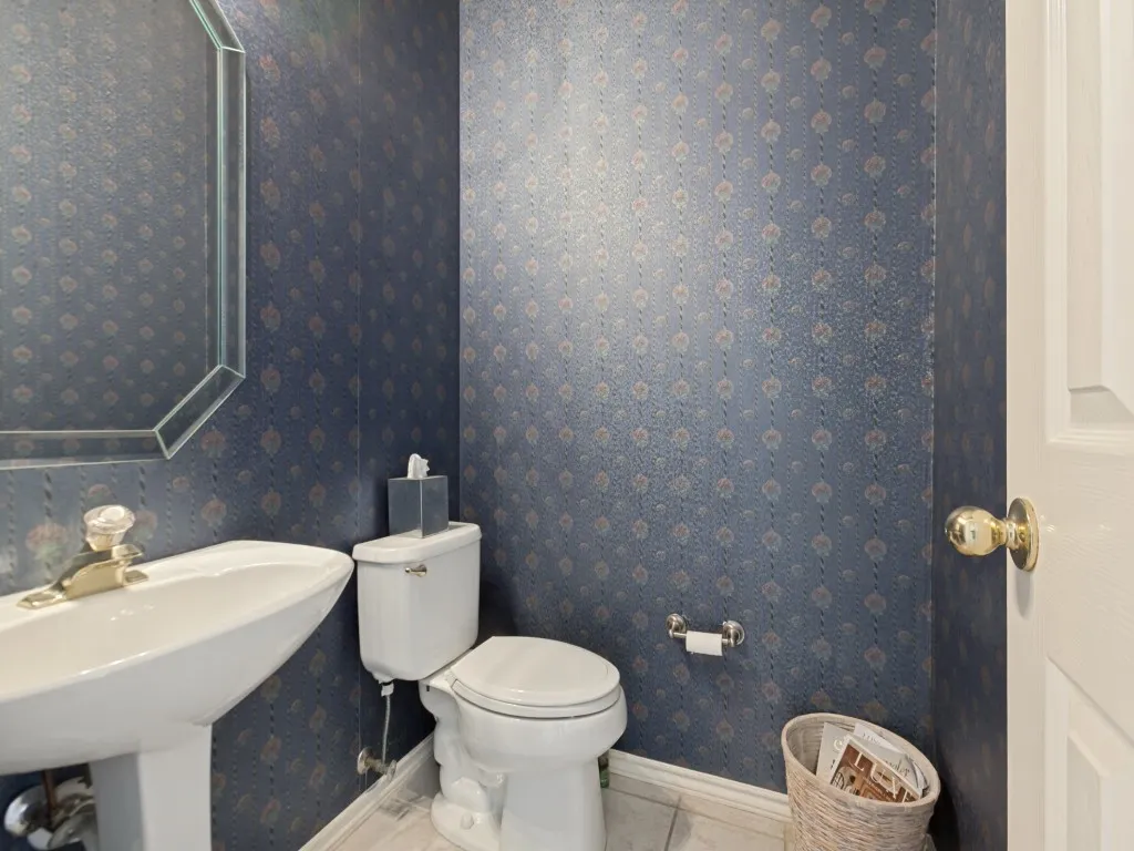 Single Family Residence For Sale in Collin County , 18407 Tettenhall Drive, Dallas, Texas 75252, 3 Bedroom, 3 Bathroom, 2 Garage spaces, 2,080 Sqft, built in 1994, mls#21360973, Real Estate Agent in Dallas, Homes For Sale in Collin county, Homes For Sale in Dallas, Realtor in Dallas Texas, Real Estate Brokerage Independent Realty Texas, Luminita Cordes Realtor