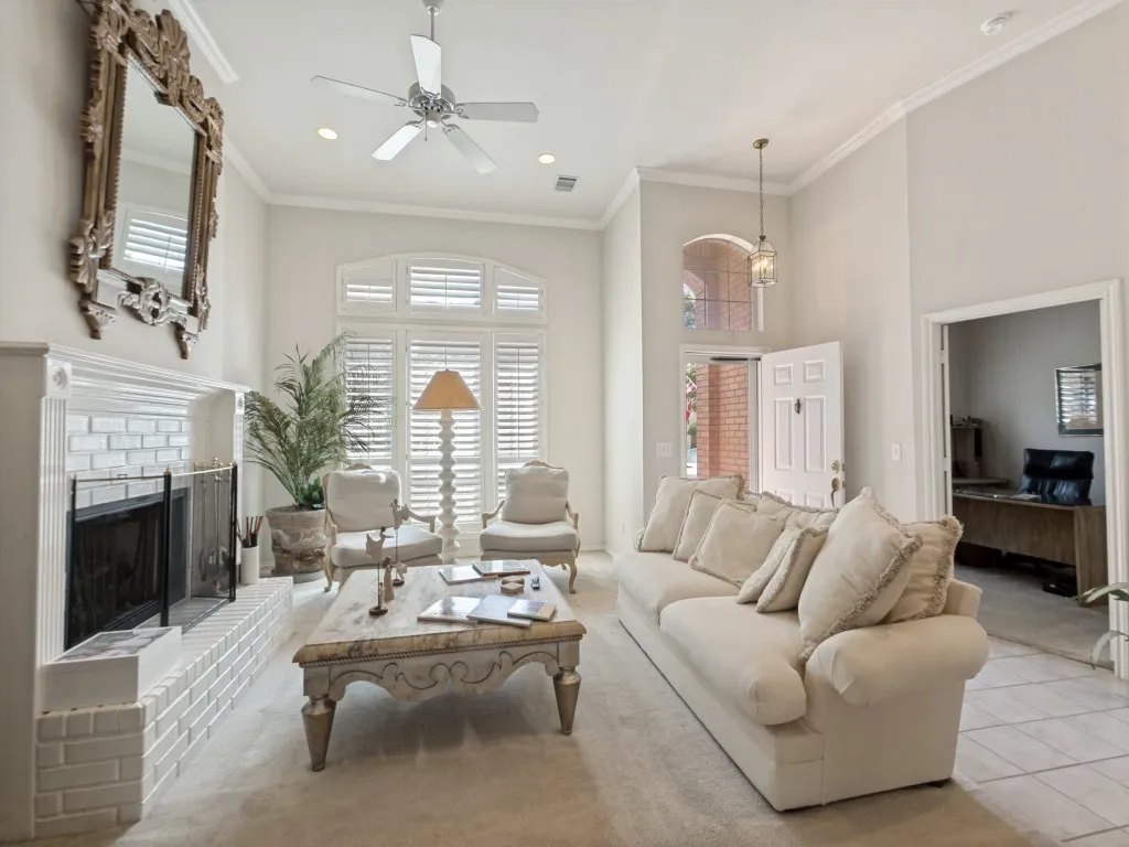 Single Family Residence For Sale in Collin County , 18407 Tettenhall Drive, Dallas, Texas 75252, 3 Bedroom, 3 Bathroom, 2 Garage spaces, 2,080 Sqft, built in 1994, mls#21360973, Real Estate Agent in Dallas, Homes For Sale in Collin county, Homes For Sale in Dallas, Realtor in Dallas Texas, Real Estate Brokerage Independent Realty Texas, Luminita Cordes Realtor
