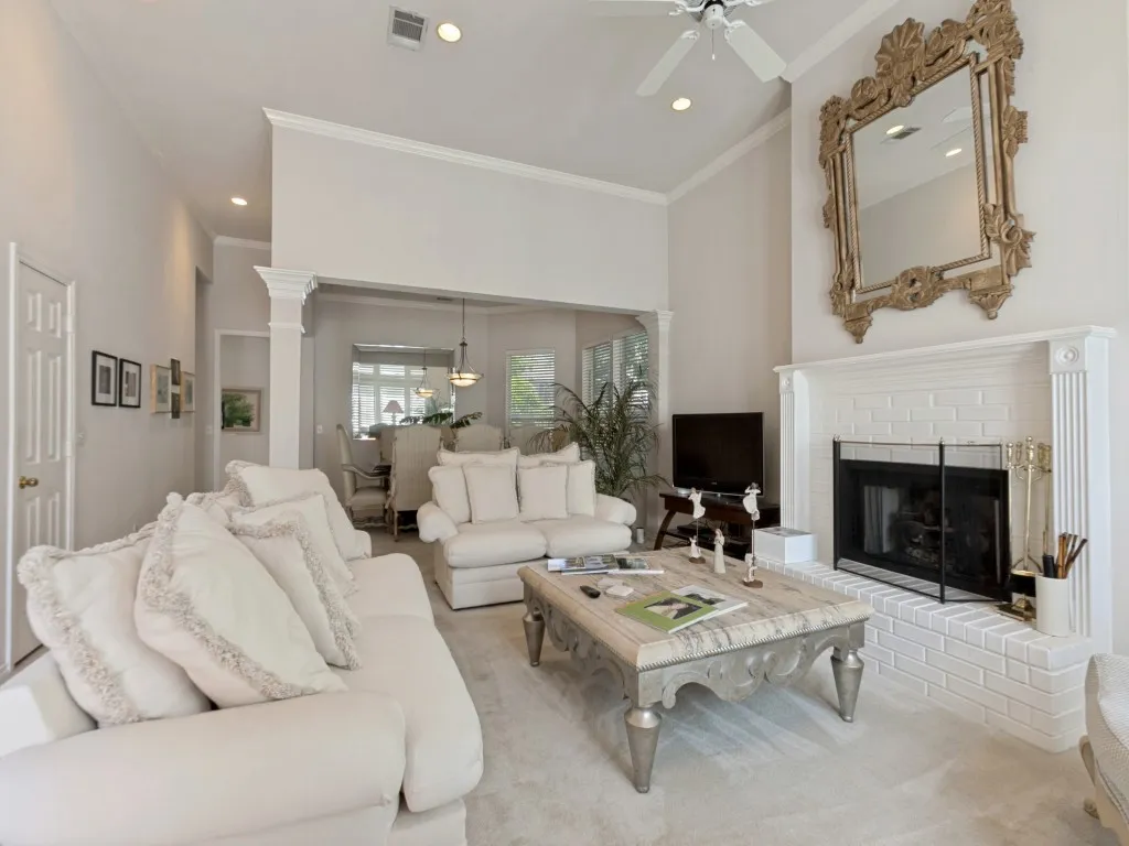 Single Family Residence For Sale in Collin County , 18407 Tettenhall Drive, Dallas, Texas 75252, 3 Bedroom, 3 Bathroom, 2 Garage spaces, 2,080 Sqft, built in 1994, mls#21360973, Real Estate Agent in Dallas, Homes For Sale in Collin county, Homes For Sale in Dallas, Realtor in Dallas Texas, Real Estate Brokerage Independent Realty Texas, Luminita Cordes Realtor