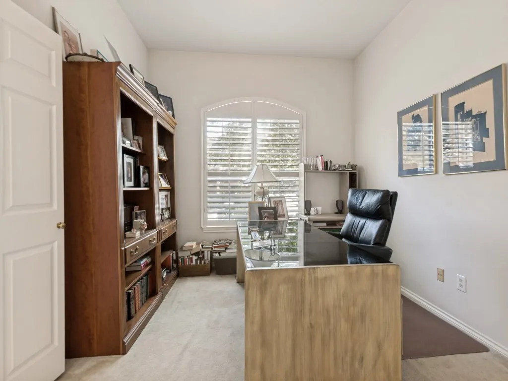 Single Family Residence For Sale in Collin County , 18407 Tettenhall Drive, Dallas, Texas 75252, 3 Bedroom, 3 Bathroom, 2 Garage spaces, 2,080 Sqft, built in 1994, mls#21360973, Real Estate Agent in Dallas, Homes For Sale in Collin county, Homes For Sale in Dallas, Realtor in Dallas Texas, Real Estate Brokerage Independent Realty Texas, Luminita Cordes Realtor