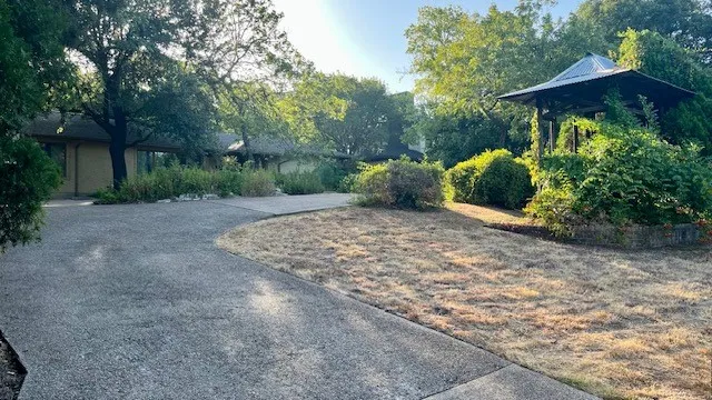 Single Family Residence For Sale in Dallas County , 1058 N Buckner Boulevard, Dallas, Texas 75218, 3 Bedroom, 2 Bathroom, Garage spaces, 2,401 Sqft, built in 1952, mls#21361369, Real Estate Agent in Dallas, Homes For Sale in Dallas county, Homes For Sale in Dallas, Realtor in Dallas Texas, Real Estate Brokerage Independent Realty Texas, Luminita Cordes Realtor