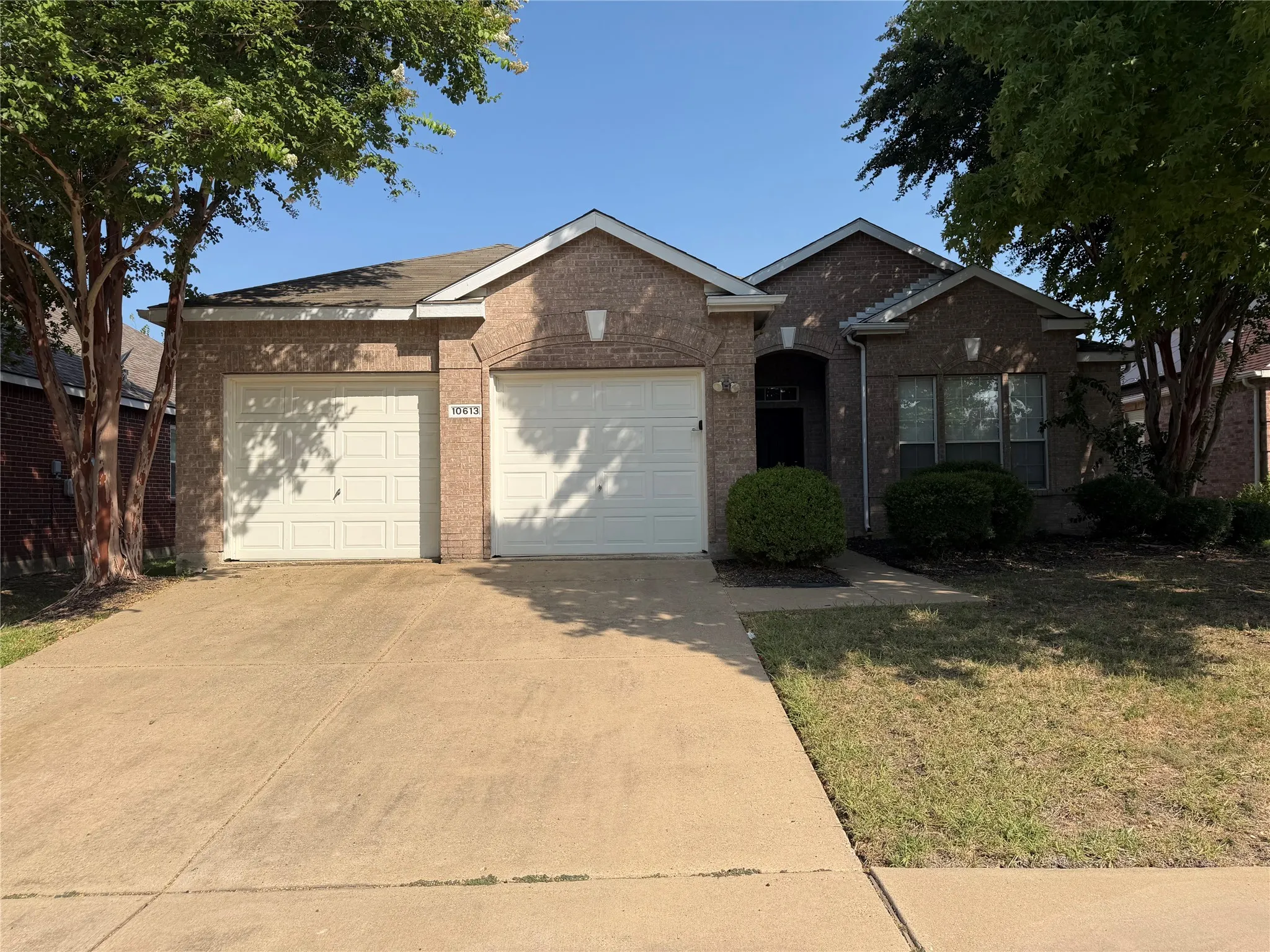 Single Family Residence For Sale in Dallas County , 10613 Lansdowne Lane, Rowlett, Texas 75089, 3 Bedroom, 2 Bathroom, 2 Garage spaces, 2,079 Sqft, built in 2001, mls#21361533, Real Estate Agent in Rowlett, Homes For Sale in Dallas county, Homes For Sale in Rowlett, Realtor in Rowlett Texas, Real Estate Brokerage Independent Realty Texas, Luminita Cordes Realtor