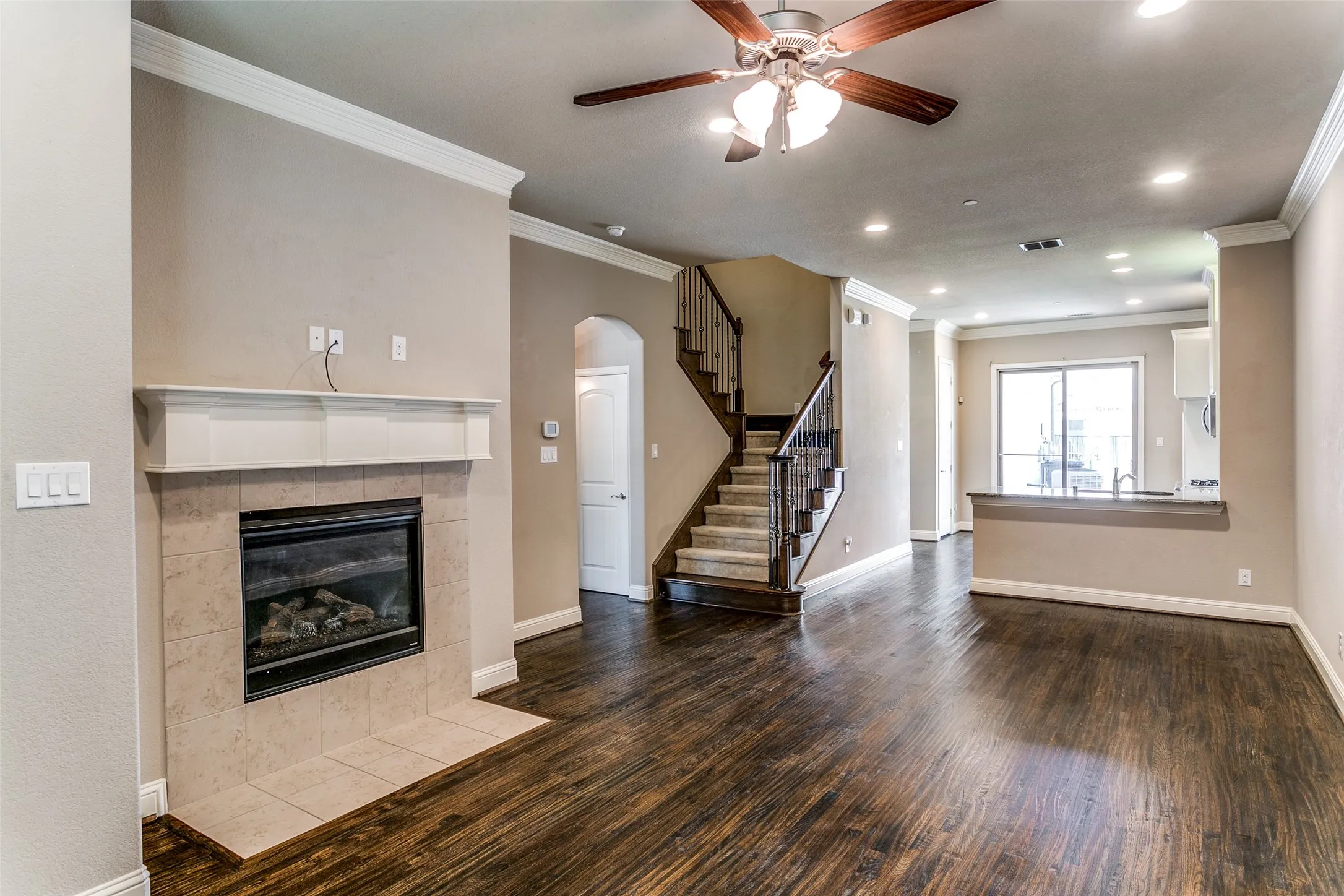 Townhouse For Rent in Denton County , 809 Milton Way, Coppell, Texas 75019, 3 Bedroom, 3 Bathroom, 2 Garage spaces, 2,026 Sqft, built in 2012, mls#21361547, Real Estate Agent in Coppell, Homes For Rent in Denton county, Homes For Rent in Coppell, Realtor in Coppell Texas, Real Estate Brokerage Independent Realty Texas, Luminita Cordes Realtor
