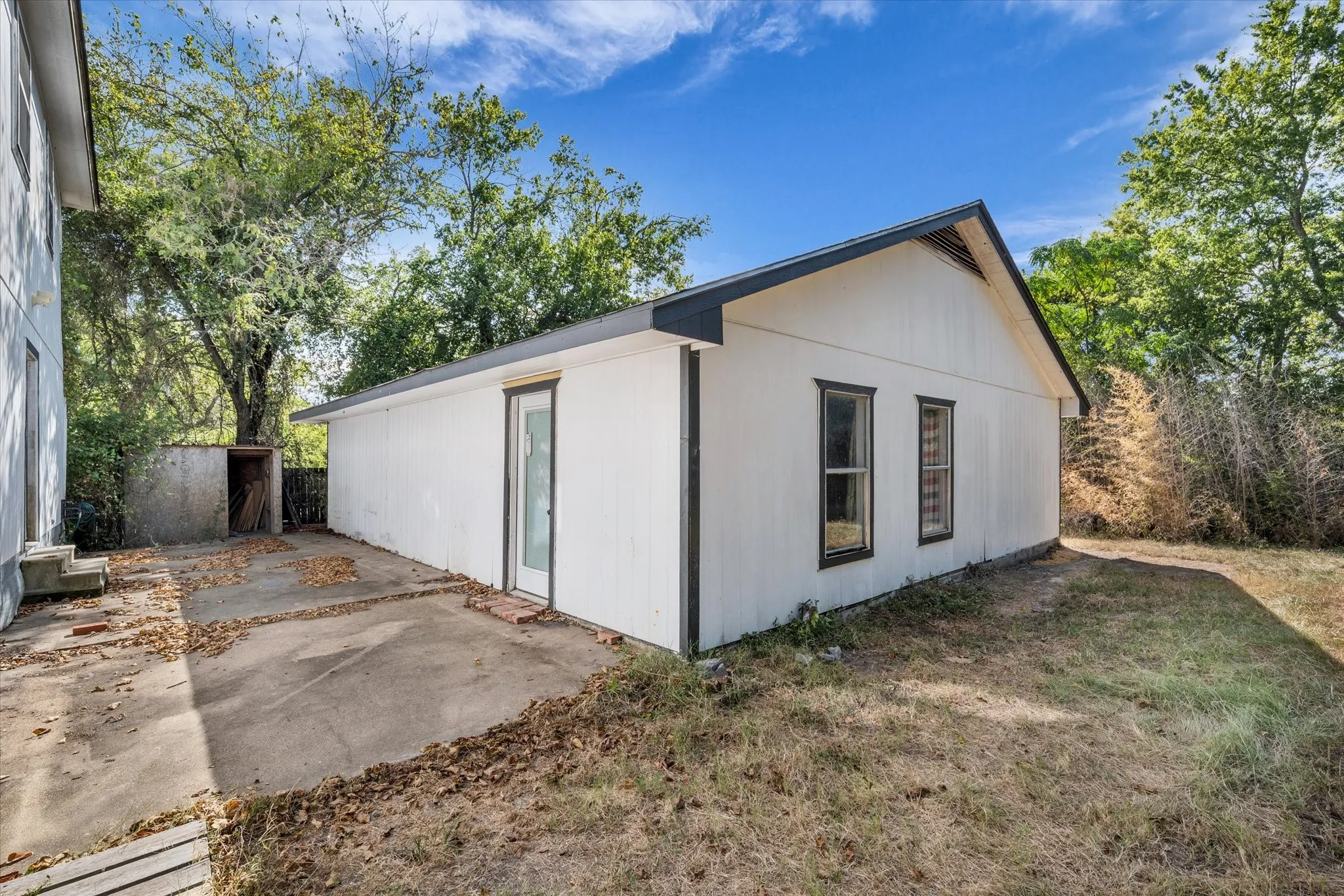 Single Family Residence For Sale in Limestone County , 101 S Archer Street, Groesbeck, Texas 76642, 3 Bedroom, 2 Bathroom, Garage spaces, 3,256 Sqft, built in 1983, mls#21360232, Real Estate Agent in Groesbeck, Homes For Sale in Limestone county, Homes For Sale in Groesbeck, Realtor in Groesbeck Texas, Real Estate Brokerage Independent Realty Texas, Luminita Cordes Realtor