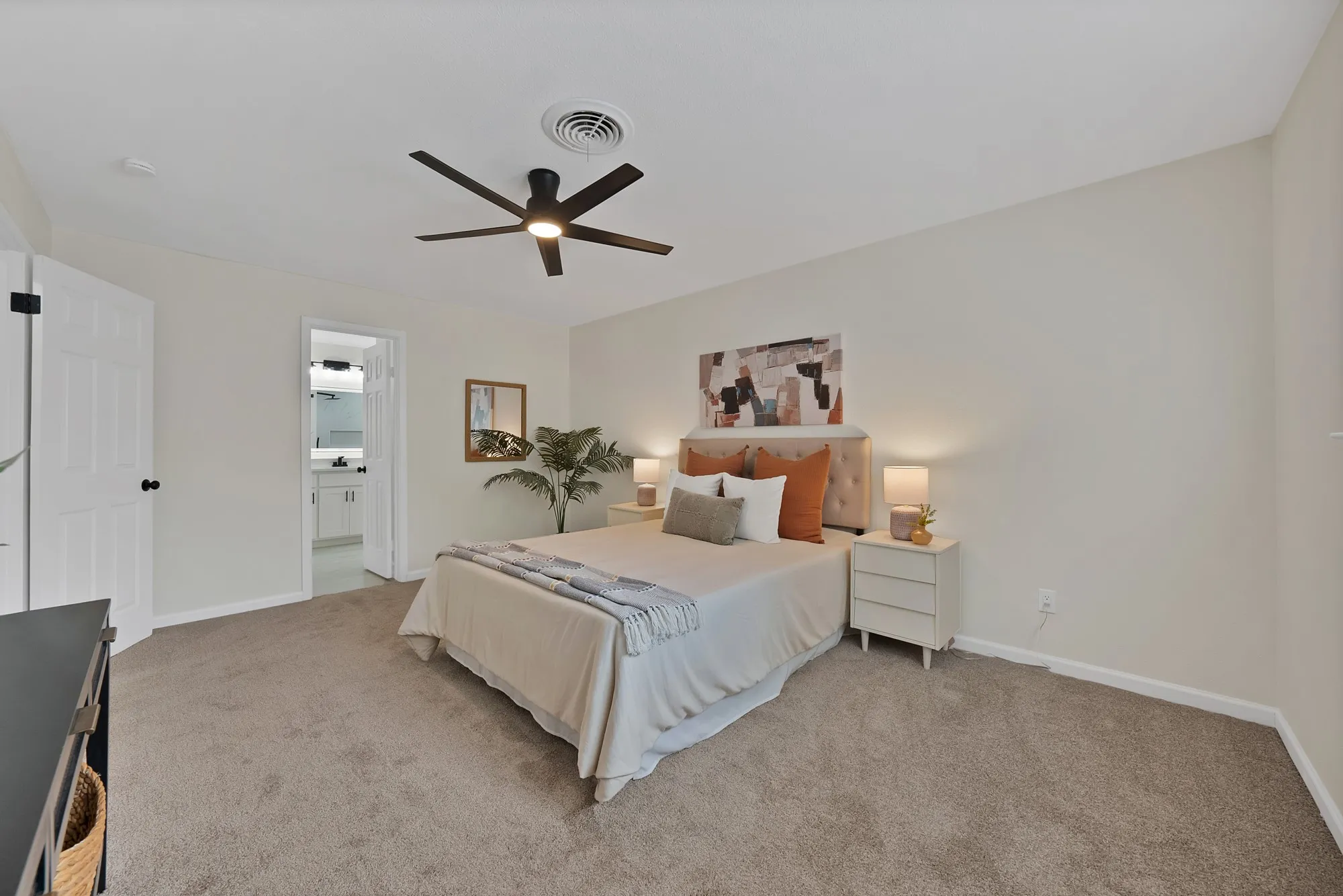 Single Family Residence For Sale in Tarrant County , 2505 Hollywood Drive, Arlington, Texas 76013, 3 Bedroom, 2 Bathroom, 2 Garage spaces, 1,502 Sqft, built in 1963, mls#21361255, Real Estate Agent in Arlington, Homes For Sale in Tarrant county, Homes For Sale in Arlington, Realtor in Arlington Texas, Real Estate Brokerage Independent Realty Texas, Luminita Cordes Realtor