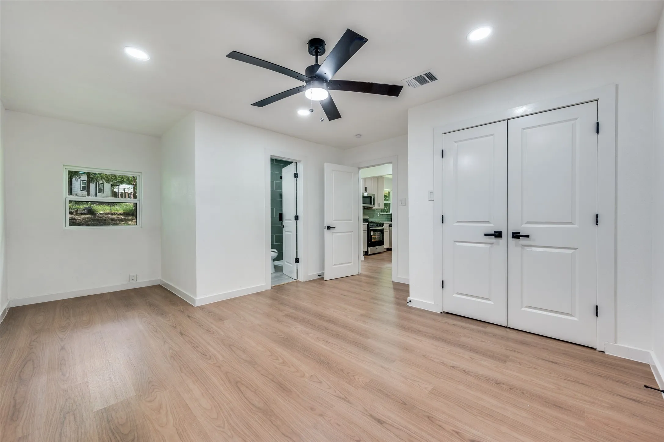 Single Family Residence For Rent in Dallas County , 1646 Jackson Street, Grand Prairie, Texas 75051, 4 Bedroom, 3 Bathroom, 2 Garage spaces, 1,776 Sqft, built in 1960, mls#21361531, Real Estate Agent in Grand Prairie, Homes For Rent in Dallas county, Homes For Rent in Grand Prairie, Realtor in Grand Prairie Texas, Real Estate Brokerage Independent Realty Texas, Luminita Cordes Realtor