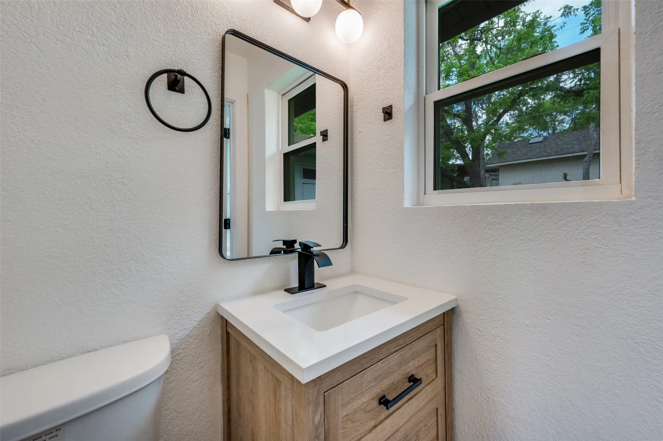 Single Family Residence For Rent in Dallas County , 1646 Jackson Street, Grand Prairie, Texas 75051, 4 Bedroom, 3 Bathroom, 2 Garage spaces, 1,776 Sqft, built in 1960, mls#21361531, Real Estate Agent in Grand Prairie, Homes For Rent in Dallas county, Homes For Rent in Grand Prairie, Realtor in Grand Prairie Texas, Real Estate Brokerage Independent Realty Texas, Luminita Cordes Realtor