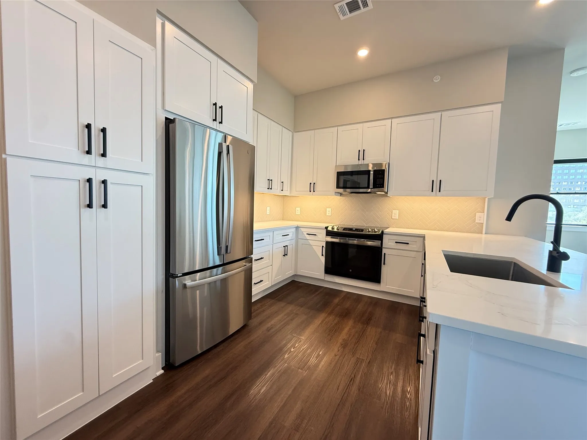 Apartment For Rent in Dallas County , 3255 Carlisle Street 1222, Dallas, Texas 75204, 2 Bedroom, 2 Bathroom, 2 Garage spaces, 1,282 Sqft, built in 2025, mls#21361566, Real Estate Agent in Dallas, Homes For Rent in Dallas county, Homes For Rent in Dallas, Realtor in Dallas Texas, Real Estate Brokerage Independent Realty Texas, Luminita Cordes Realtor