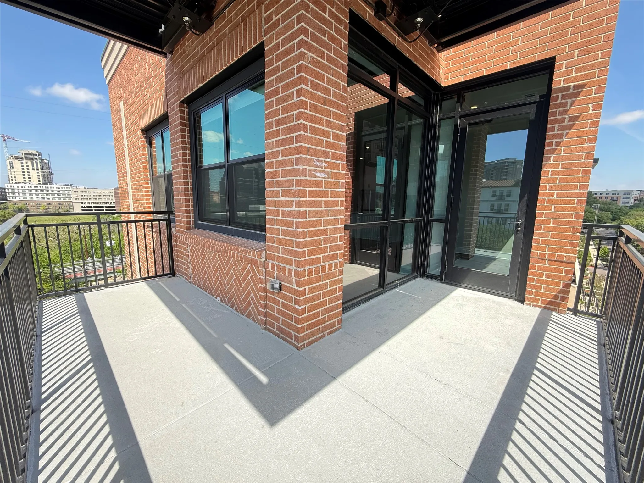 Apartment For Rent in Dallas County , 3255 Carlisle Street 1222, Dallas, Texas 75204, 2 Bedroom, 2 Bathroom, 2 Garage spaces, 1,282 Sqft, built in 2025, mls#21361566, Real Estate Agent in Dallas, Homes For Rent in Dallas county, Homes For Rent in Dallas, Realtor in Dallas Texas, Real Estate Brokerage Independent Realty Texas, Luminita Cordes Realtor