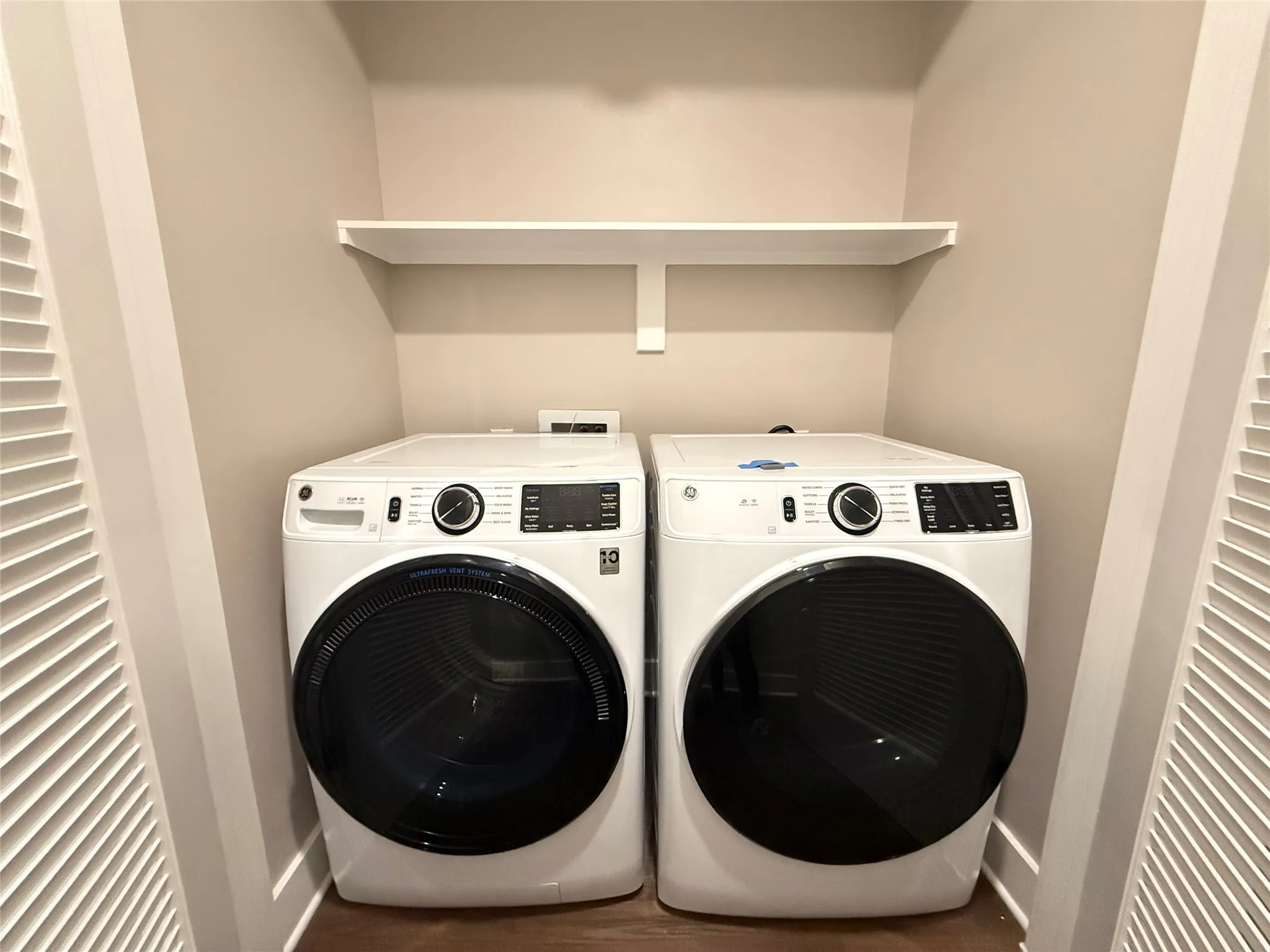 Apartment For Rent in Dallas County , 3255 Carlisle Street 1222, Dallas, Texas 75204, 2 Bedroom, 2 Bathroom, 2 Garage spaces, 1,282 Sqft, built in 2025, mls#21361566, Real Estate Agent in Dallas, Homes For Rent in Dallas county, Homes For Rent in Dallas, Realtor in Dallas Texas, Real Estate Brokerage Independent Realty Texas, Luminita Cordes Realtor