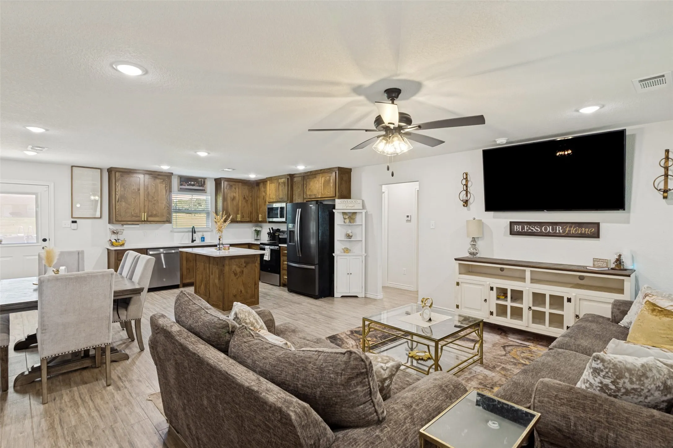 Single Family Residence For Sale in Parker County , 205 Altom Road, Springtown, Texas 76082, 3 Bedroom, 2 Bathroom, 2 Garage spaces, 1,311 Sqft, built in 2026, mls#21361377, Real Estate Agent in Springtown, Homes For Sale in Parker county, Homes For Sale in Springtown, Realtor in Springtown Texas, Real Estate Brokerage Independent Realty Texas, Luminita Cordes Realtor