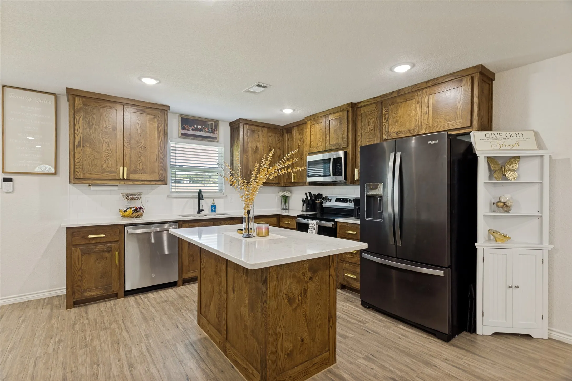Single Family Residence For Sale in Parker County , 205 Altom Road, Springtown, Texas 76082, 3 Bedroom, 2 Bathroom, 2 Garage spaces, 1,311 Sqft, built in 2026, mls#21361377, Real Estate Agent in Springtown, Homes For Sale in Parker county, Homes For Sale in Springtown, Realtor in Springtown Texas, Real Estate Brokerage Independent Realty Texas, Luminita Cordes Realtor