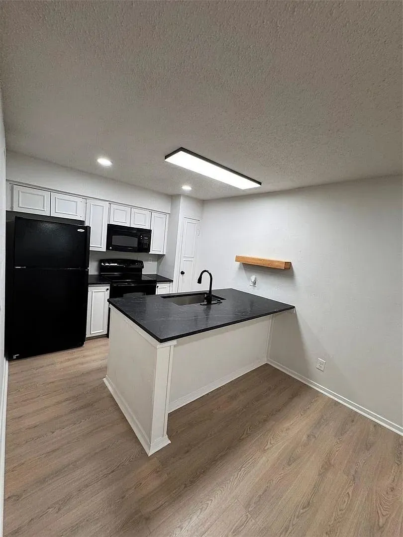 Condominium For Rent in Dallas County , 4859 Cedar Springs Road 150, Dallas, Texas 75219, 1 Bedroom, 1 Bathroom, Garage spaces, 665 Sqft, built in 1970, mls#21360106, Real Estate Agent in Dallas, Homes For Rent in Dallas county, Homes For Rent in Dallas, Realtor in Dallas Texas, Real Estate Brokerage Independent Realty Texas, Luminita Cordes Realtor