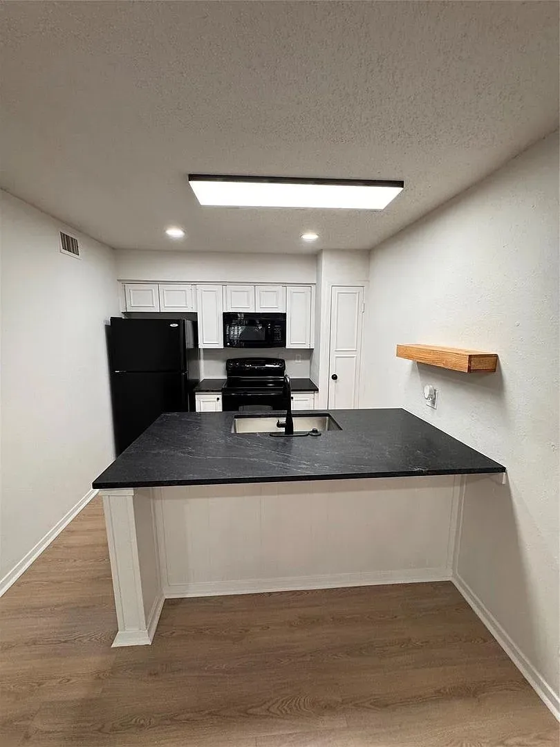 Condominium For Rent in Dallas County , 4859 Cedar Springs Road 150, Dallas, Texas 75219, 1 Bedroom, 1 Bathroom, Garage spaces, 665 Sqft, built in 1970, mls#21360106, Real Estate Agent in Dallas, Homes For Rent in Dallas county, Homes For Rent in Dallas, Realtor in Dallas Texas, Real Estate Brokerage Independent Realty Texas, Luminita Cordes Realtor