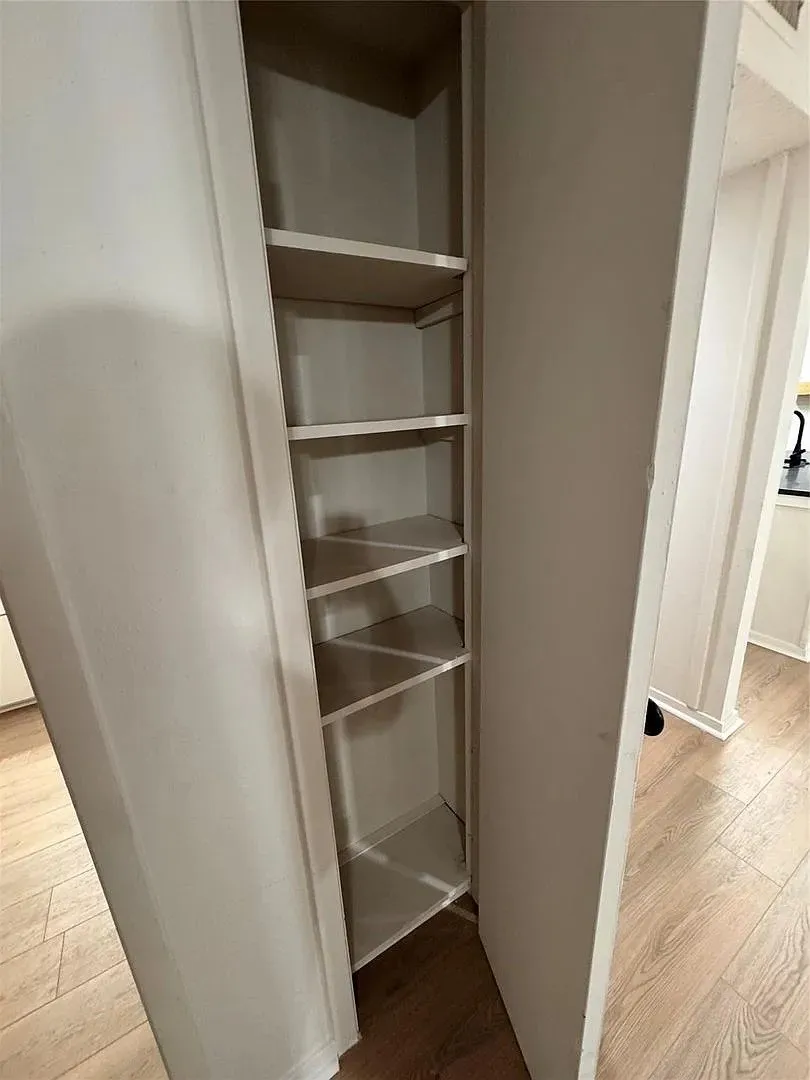Condominium For Rent in Dallas County , 4859 Cedar Springs Road 150, Dallas, Texas 75219, 1 Bedroom, 1 Bathroom, Garage spaces, 665 Sqft, built in 1970, mls#21360106, Real Estate Agent in Dallas, Homes For Rent in Dallas county, Homes For Rent in Dallas, Realtor in Dallas Texas, Real Estate Brokerage Independent Realty Texas, Luminita Cordes Realtor