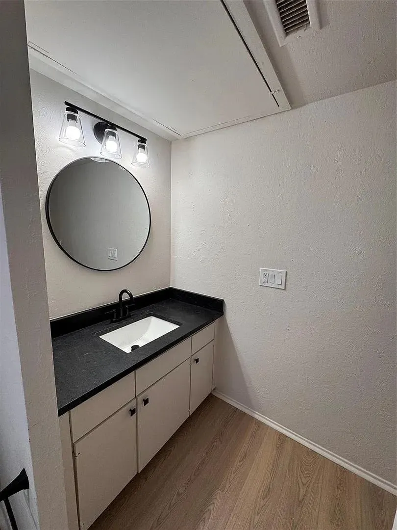 Condominium For Rent in Dallas County , 4859 Cedar Springs Road 150, Dallas, Texas 75219, 1 Bedroom, 1 Bathroom, Garage spaces, 665 Sqft, built in 1970, mls#21360106, Real Estate Agent in Dallas, Homes For Rent in Dallas county, Homes For Rent in Dallas, Realtor in Dallas Texas, Real Estate Brokerage Independent Realty Texas, Luminita Cordes Realtor