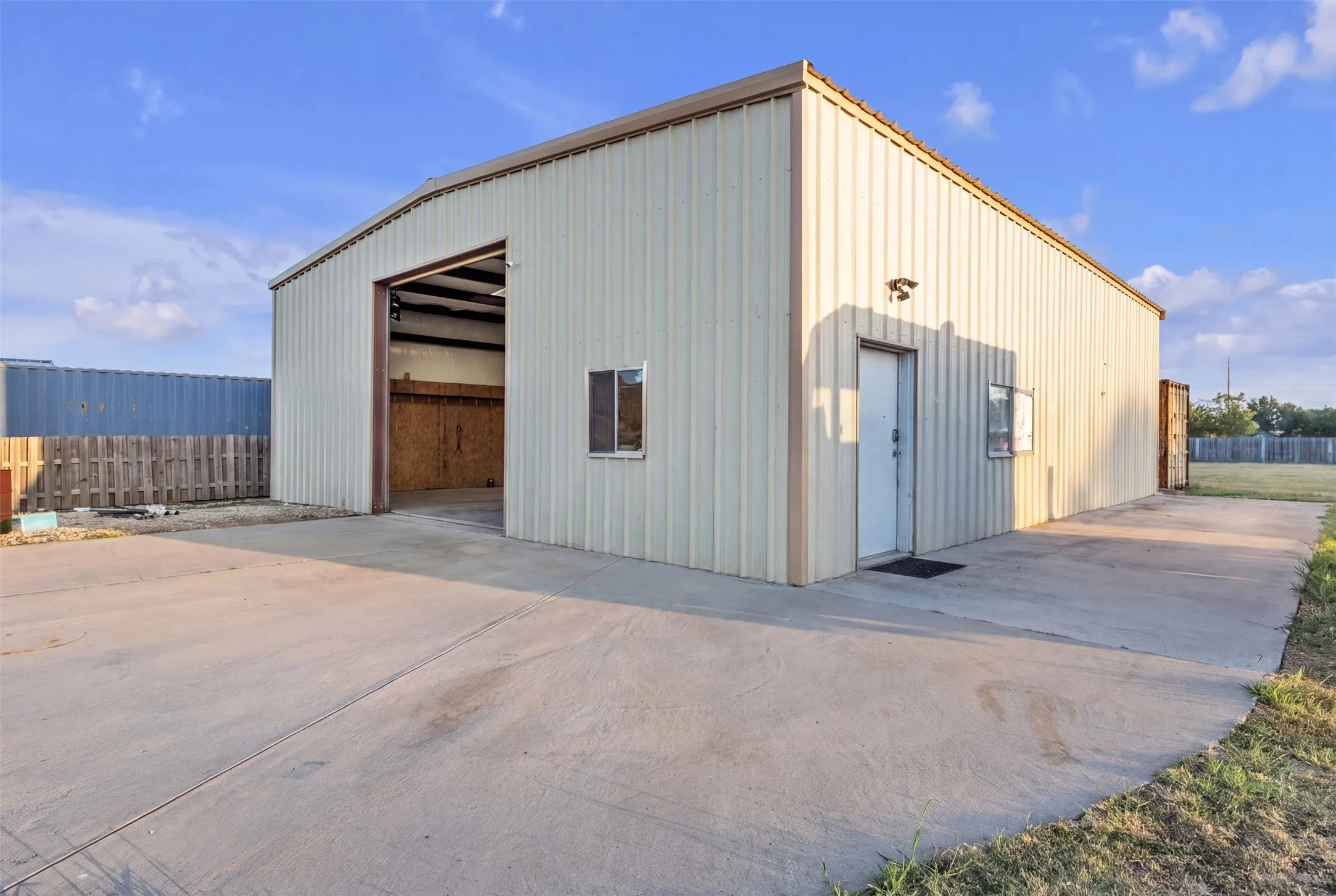 Single Family Residence For Sale in Denton County , 10282 Gentry Drive, Justin, Texas 76247, 3 Bedroom, 2 Bathroom, 2 Garage spaces, 1,722 Sqft, built in 1997, mls#21359208, Real Estate Agent in Justin, Homes For Sale in Denton county, Homes For Sale in Justin, Realtor in Justin Texas, Real Estate Brokerage Independent Realty Texas, Luminita Cordes Realtor