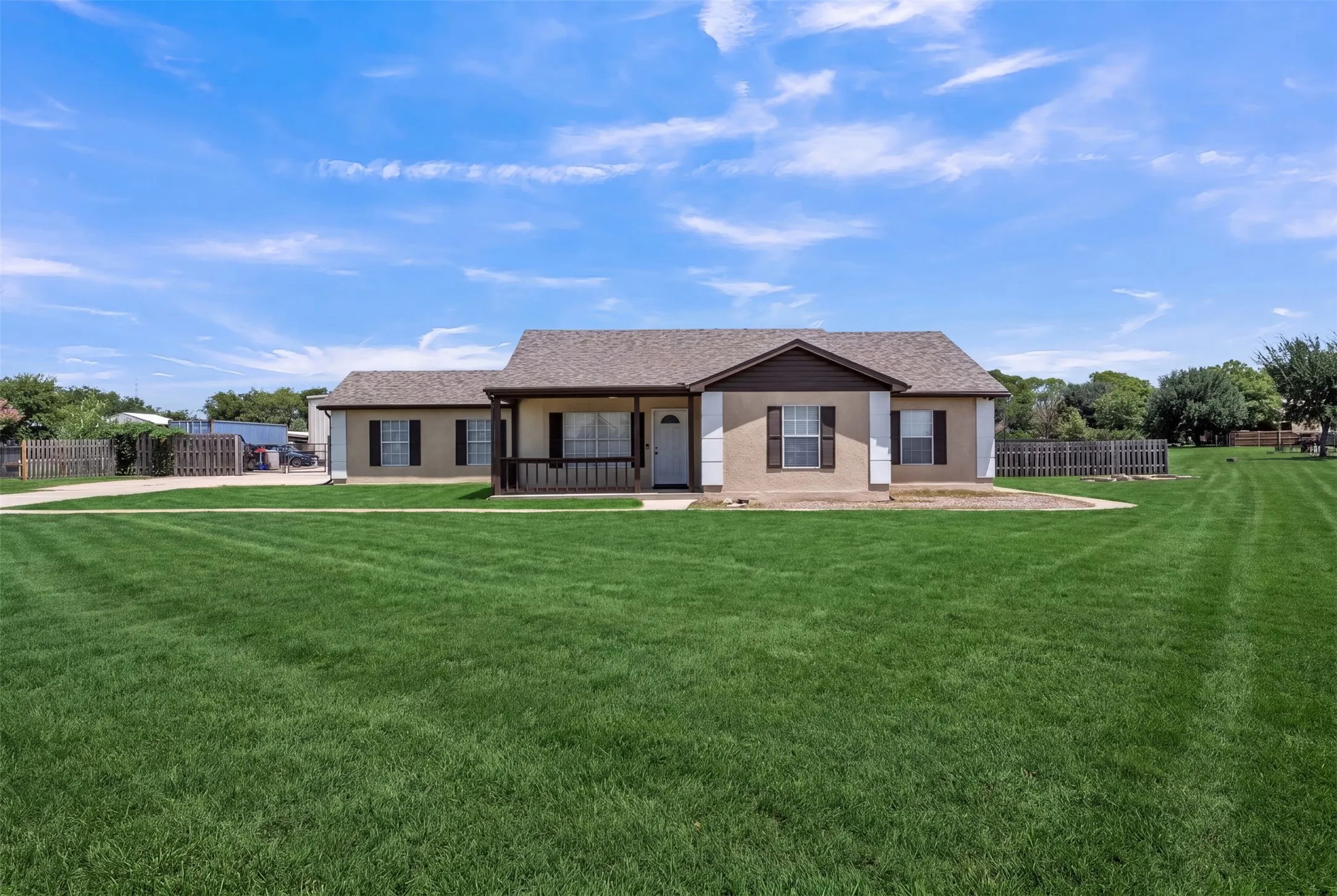 Single Family Residence For Sale in Denton County , 10282 Gentry Drive, Justin, Texas 76247, 3 Bedroom, 2 Bathroom, 2 Garage spaces, 1,722 Sqft, built in 1997, mls#21359208, Real Estate Agent in Justin, Homes For Sale in Denton county, Homes For Sale in Justin, Realtor in Justin Texas, Real Estate Brokerage Independent Realty Texas, Luminita Cordes Realtor