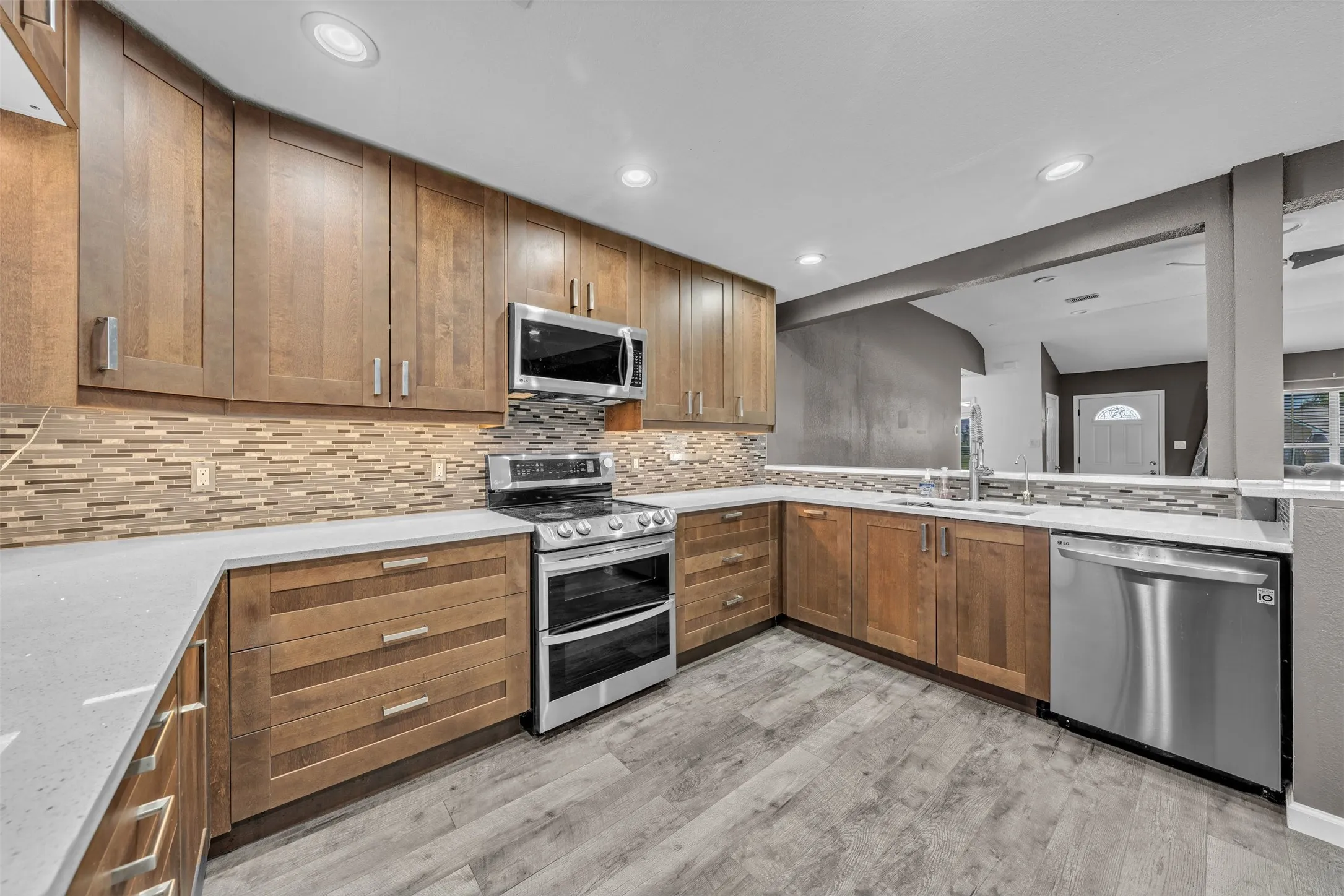 Single Family Residence For Sale in Denton County , 10282 Gentry Drive, Justin, Texas 76247, 3 Bedroom, 2 Bathroom, 2 Garage spaces, 1,722 Sqft, built in 1997, mls#21359208, Real Estate Agent in Justin, Homes For Sale in Denton county, Homes For Sale in Justin, Realtor in Justin Texas, Real Estate Brokerage Independent Realty Texas, Luminita Cordes Realtor