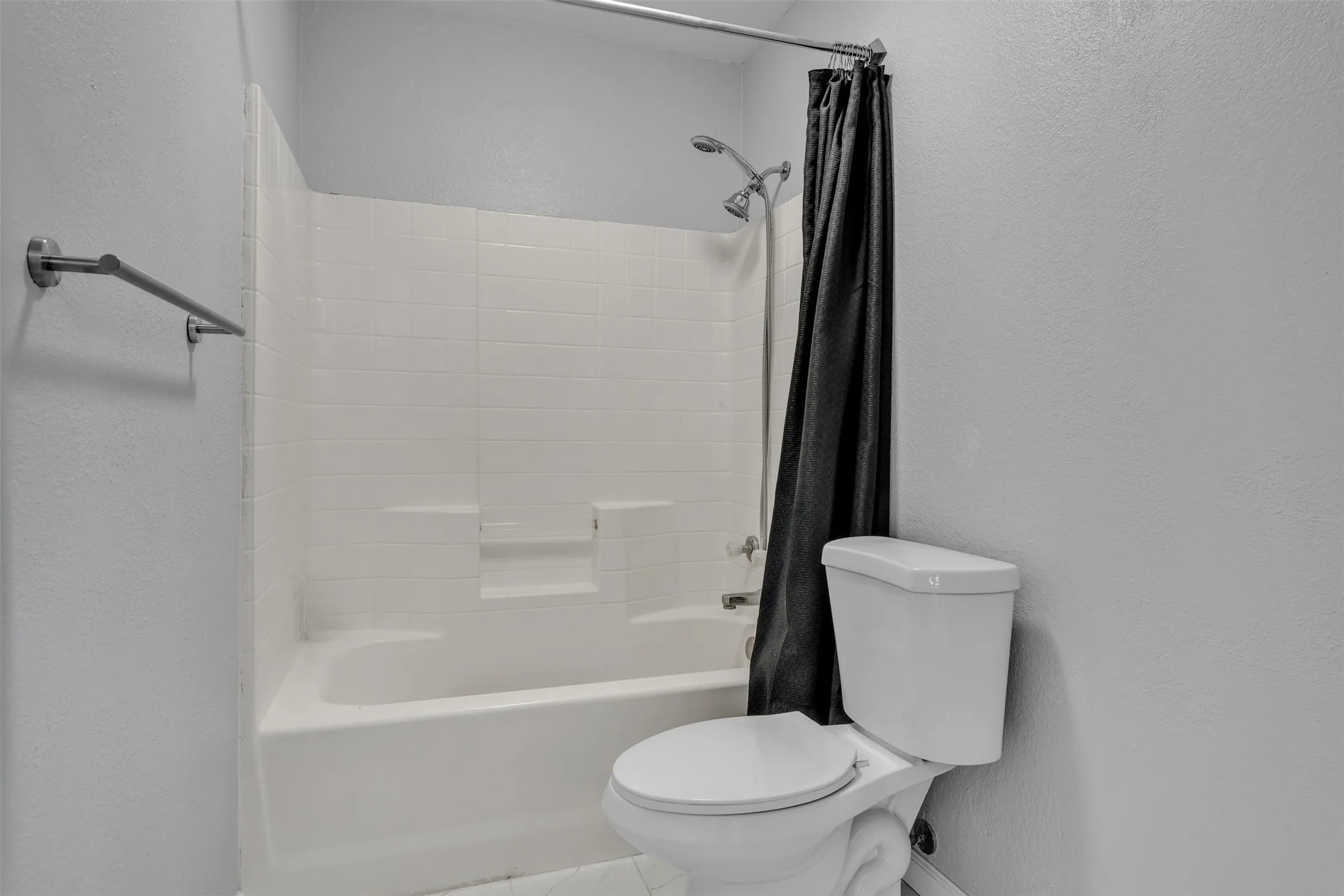 Single Family Residence For Sale in Denton County , 10282 Gentry Drive, Justin, Texas 76247, 3 Bedroom, 2 Bathroom, 2 Garage spaces, 1,722 Sqft, built in 1997, mls#21359208, Real Estate Agent in Justin, Homes For Sale in Denton county, Homes For Sale in Justin, Realtor in Justin Texas, Real Estate Brokerage Independent Realty Texas, Luminita Cordes Realtor