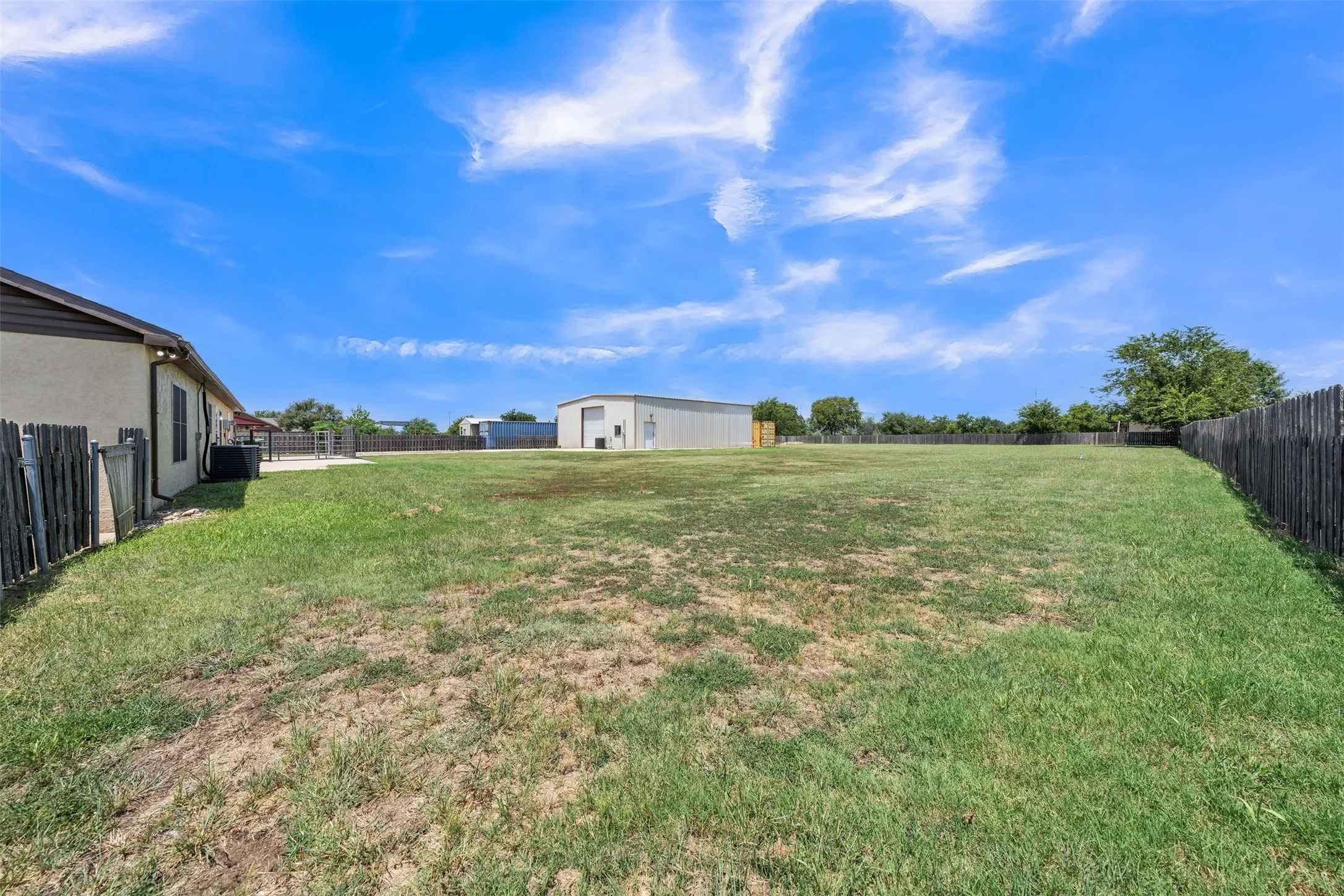 Single Family Residence For Sale in Denton County , 10282 Gentry Drive, Justin, Texas 76247, 3 Bedroom, 2 Bathroom, 2 Garage spaces, 1,722 Sqft, built in 1997, mls#21359208, Real Estate Agent in Justin, Homes For Sale in Denton county, Homes For Sale in Justin, Realtor in Justin Texas, Real Estate Brokerage Independent Realty Texas, Luminita Cordes Realtor