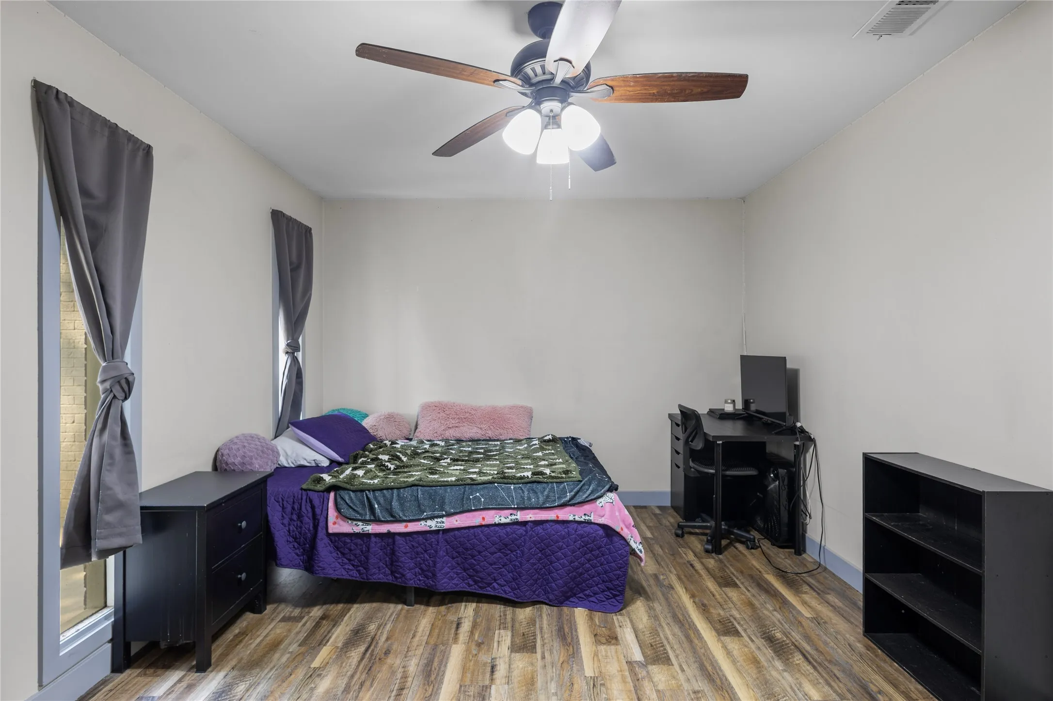 Single Family Residence For Sale in Henderson County , 6947 Fm 2494, Athens, Texas 75751, 4 Bedroom, 2 Bathroom, 2 Garage spaces, 1,856 Sqft, built in 1972, mls#21361585, Real Estate Agent in Athens, Homes For Sale in Henderson county, Homes For Sale in Athens, Realtor in Athens Texas, Real Estate Brokerage Independent Realty Texas, Luminita Cordes Realtor