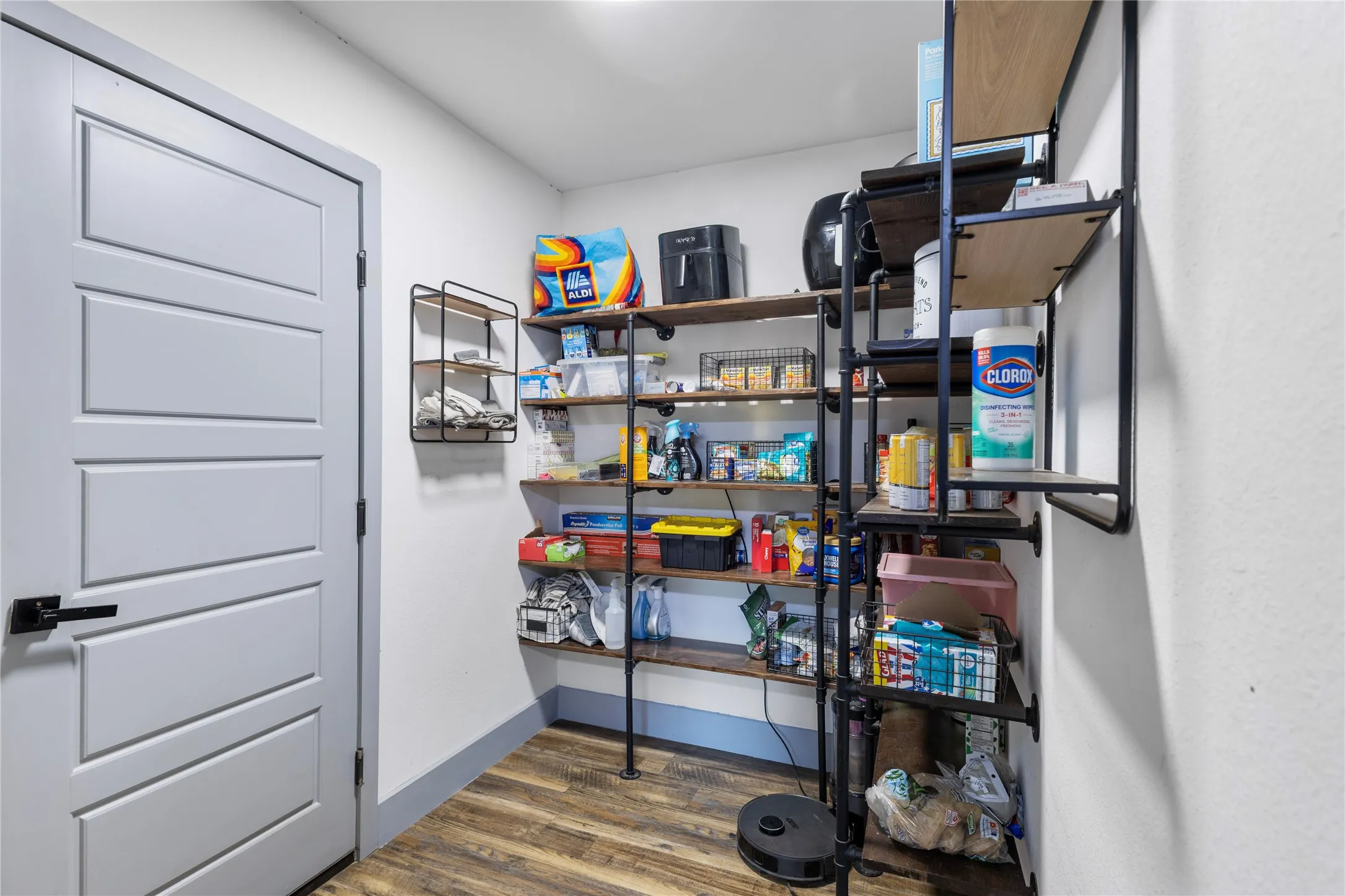 Single Family Residence For Sale in Henderson County , 6947 Fm 2494, Athens, Texas 75751, 4 Bedroom, 2 Bathroom, 2 Garage spaces, 1,856 Sqft, built in 1972, mls#21361585, Real Estate Agent in Athens, Homes For Sale in Henderson county, Homes For Sale in Athens, Realtor in Athens Texas, Real Estate Brokerage Independent Realty Texas, Luminita Cordes Realtor