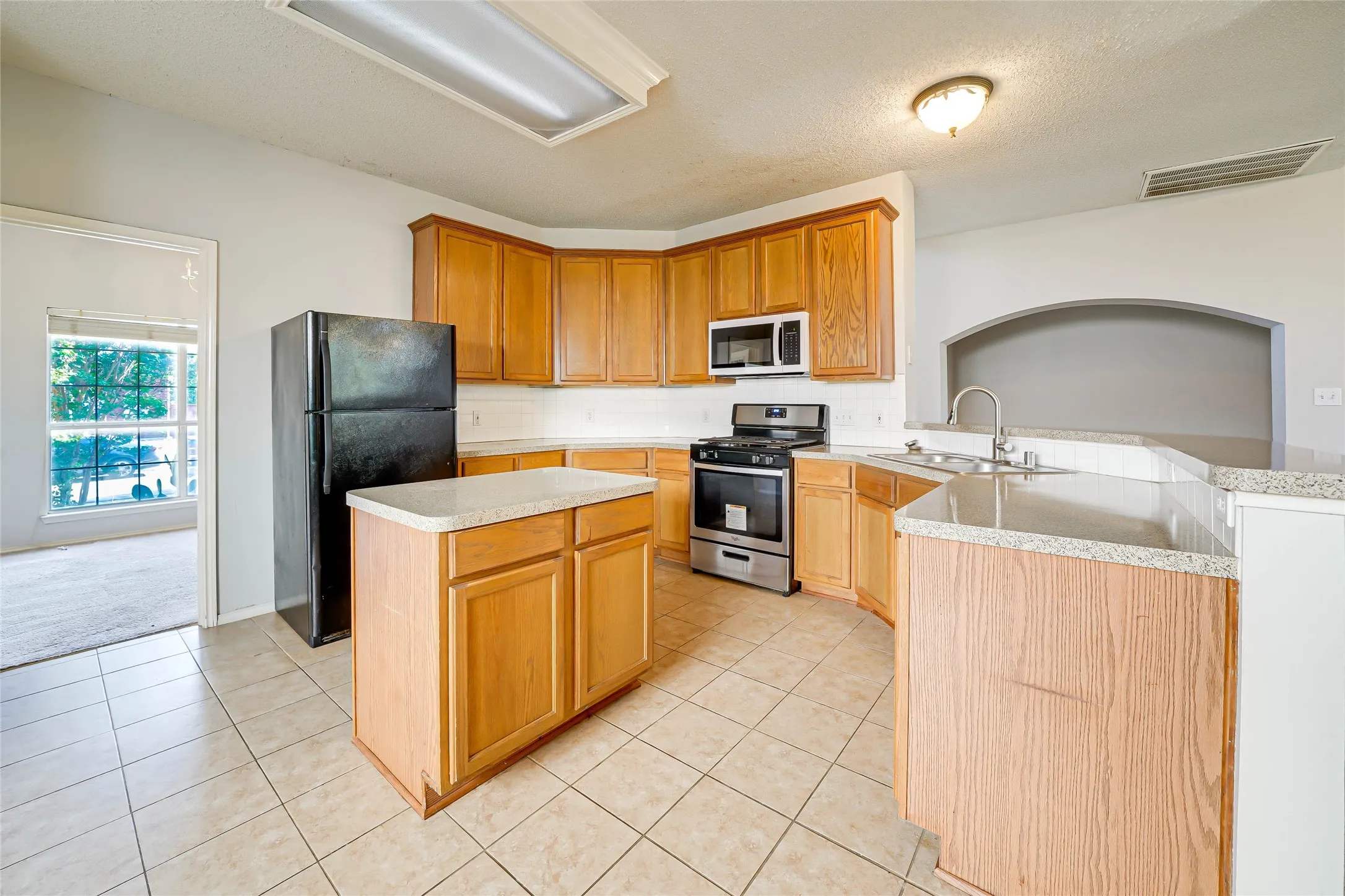 Single Family Residence For Rent in Collin County , 5008 Vineyard Lane, Mc Kinney, Texas 75070, 5 Bedroom, 3 Bathroom, 2 Garage spaces, 2,572 Sqft, built in 1999, mls#21361598, Real Estate Agent in Mc Kinney, Homes For Rent in Collin county, Homes For Rent in Mc Kinney, Realtor in Mc Kinney Texas, Real Estate Brokerage Independent Realty Texas, Luminita Cordes Realtor