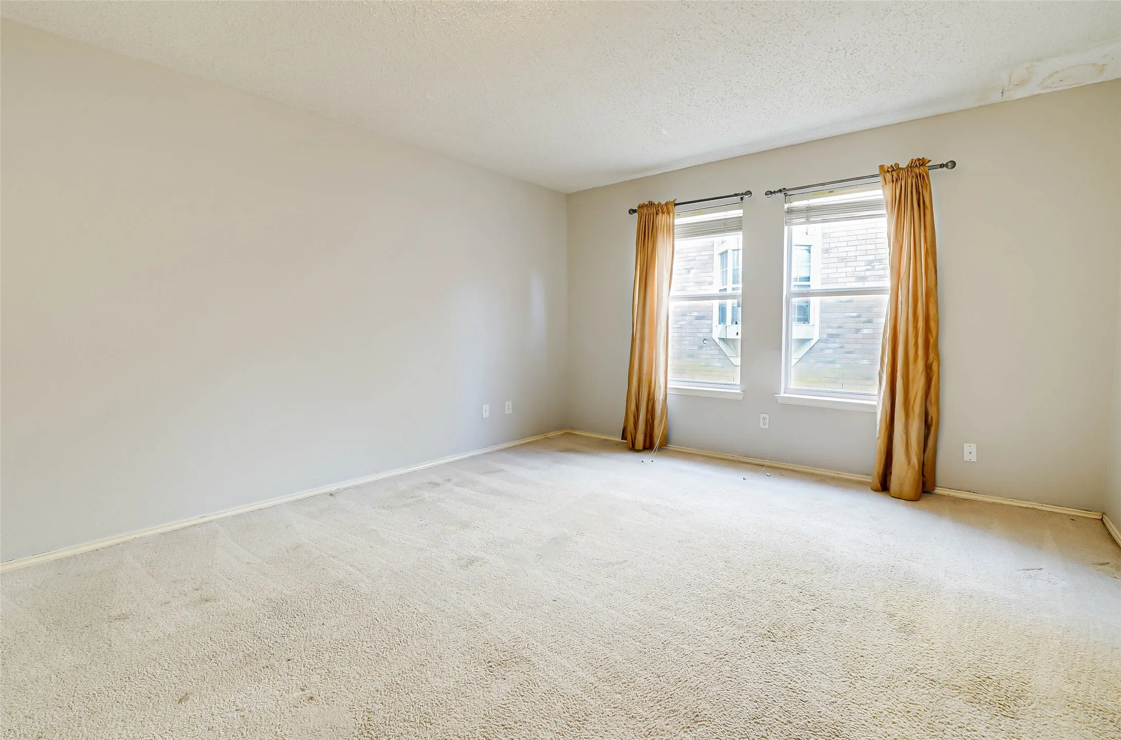 Single Family Residence For Rent in Collin County , 5008 Vineyard Lane, Mc Kinney, Texas 75070, 5 Bedroom, 3 Bathroom, 2 Garage spaces, 2,572 Sqft, built in 1999, mls#21361598, Real Estate Agent in Mc Kinney, Homes For Rent in Collin county, Homes For Rent in Mc Kinney, Realtor in Mc Kinney Texas, Real Estate Brokerage Independent Realty Texas, Luminita Cordes Realtor
