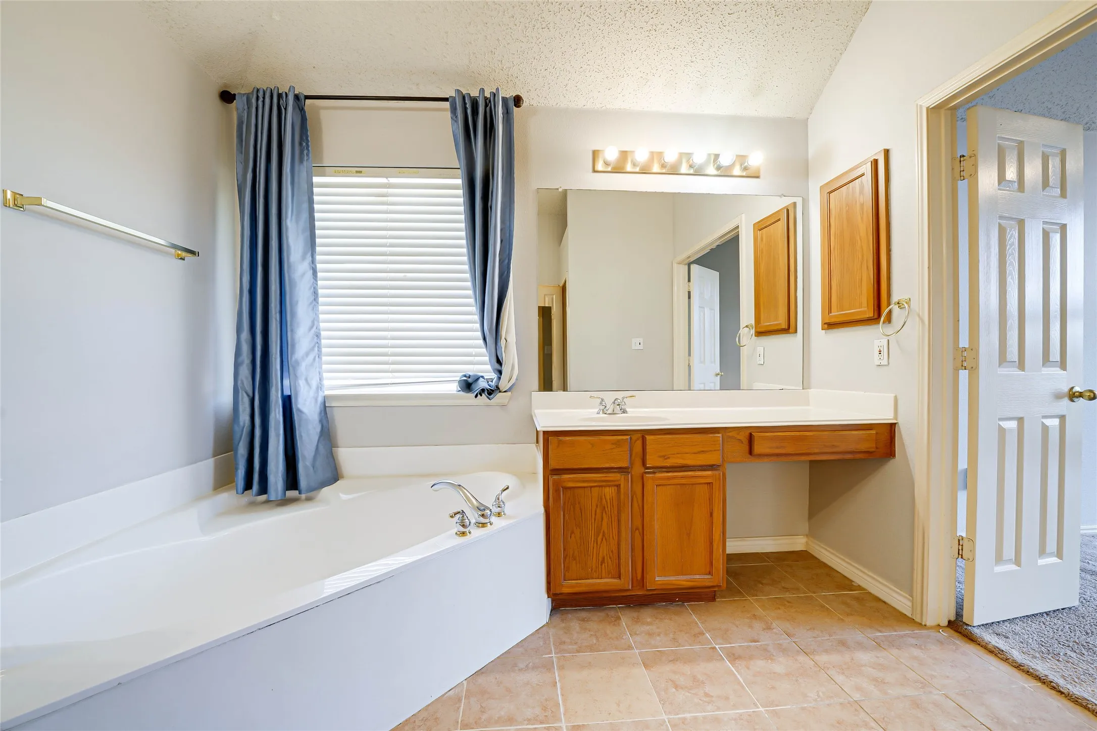 Single Family Residence For Rent in Collin County , 5008 Vineyard Lane, Mc Kinney, Texas 75070, 5 Bedroom, 3 Bathroom, 2 Garage spaces, 2,572 Sqft, built in 1999, mls#21361598, Real Estate Agent in Mc Kinney, Homes For Rent in Collin county, Homes For Rent in Mc Kinney, Realtor in Mc Kinney Texas, Real Estate Brokerage Independent Realty Texas, Luminita Cordes Realtor