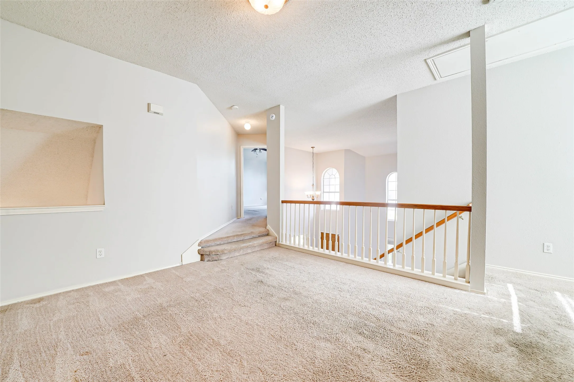 Single Family Residence For Rent in Collin County , 5008 Vineyard Lane, Mc Kinney, Texas 75070, 5 Bedroom, 3 Bathroom, 2 Garage spaces, 2,572 Sqft, built in 1999, mls#21361598, Real Estate Agent in Mc Kinney, Homes For Rent in Collin county, Homes For Rent in Mc Kinney, Realtor in Mc Kinney Texas, Real Estate Brokerage Independent Realty Texas, Luminita Cordes Realtor