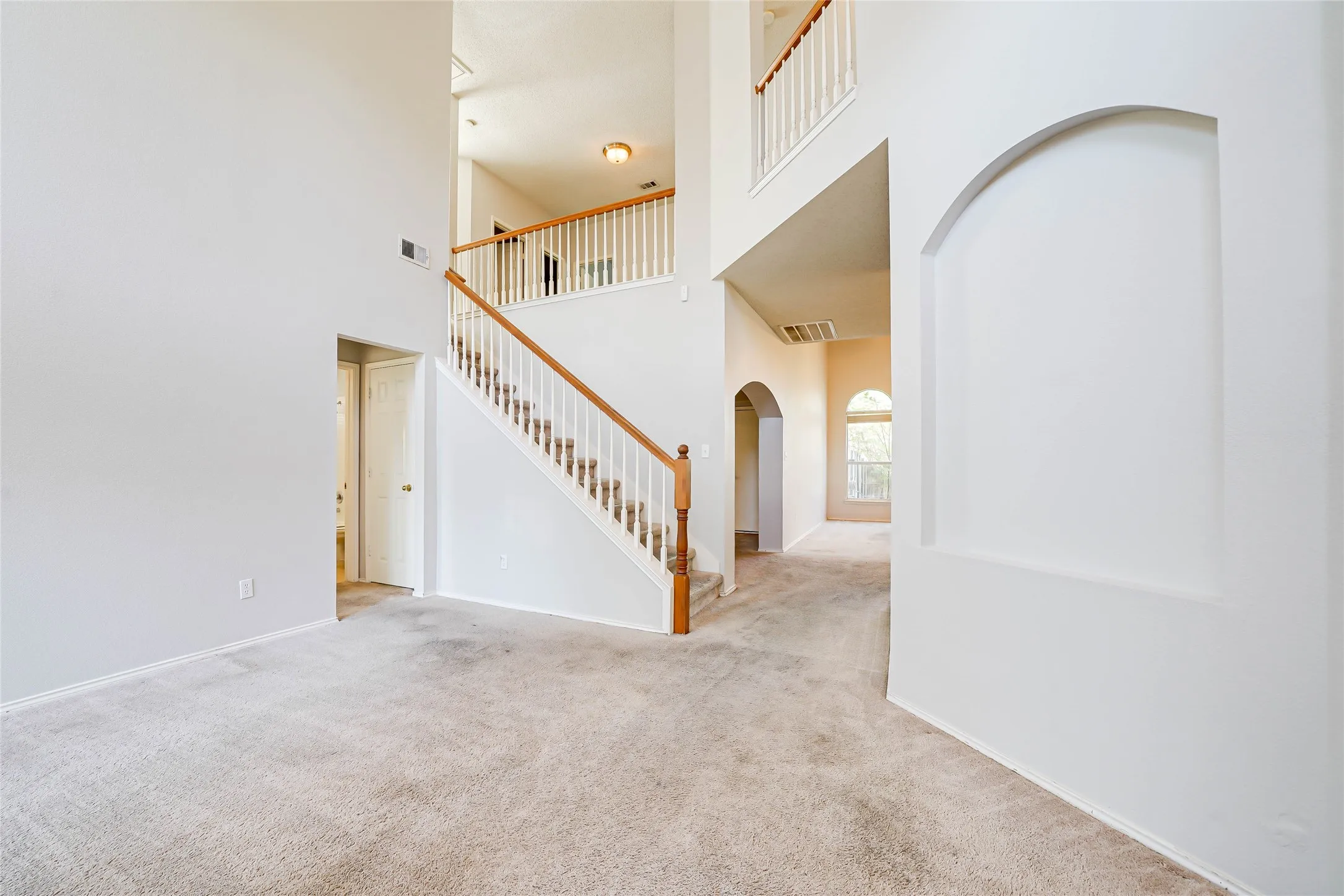Single Family Residence For Rent in Collin County , 5008 Vineyard Lane, Mc Kinney, Texas 75070, 5 Bedroom, 3 Bathroom, 2 Garage spaces, 2,572 Sqft, built in 1999, mls#21361598, Real Estate Agent in Mc Kinney, Homes For Rent in Collin county, Homes For Rent in Mc Kinney, Realtor in Mc Kinney Texas, Real Estate Brokerage Independent Realty Texas, Luminita Cordes Realtor