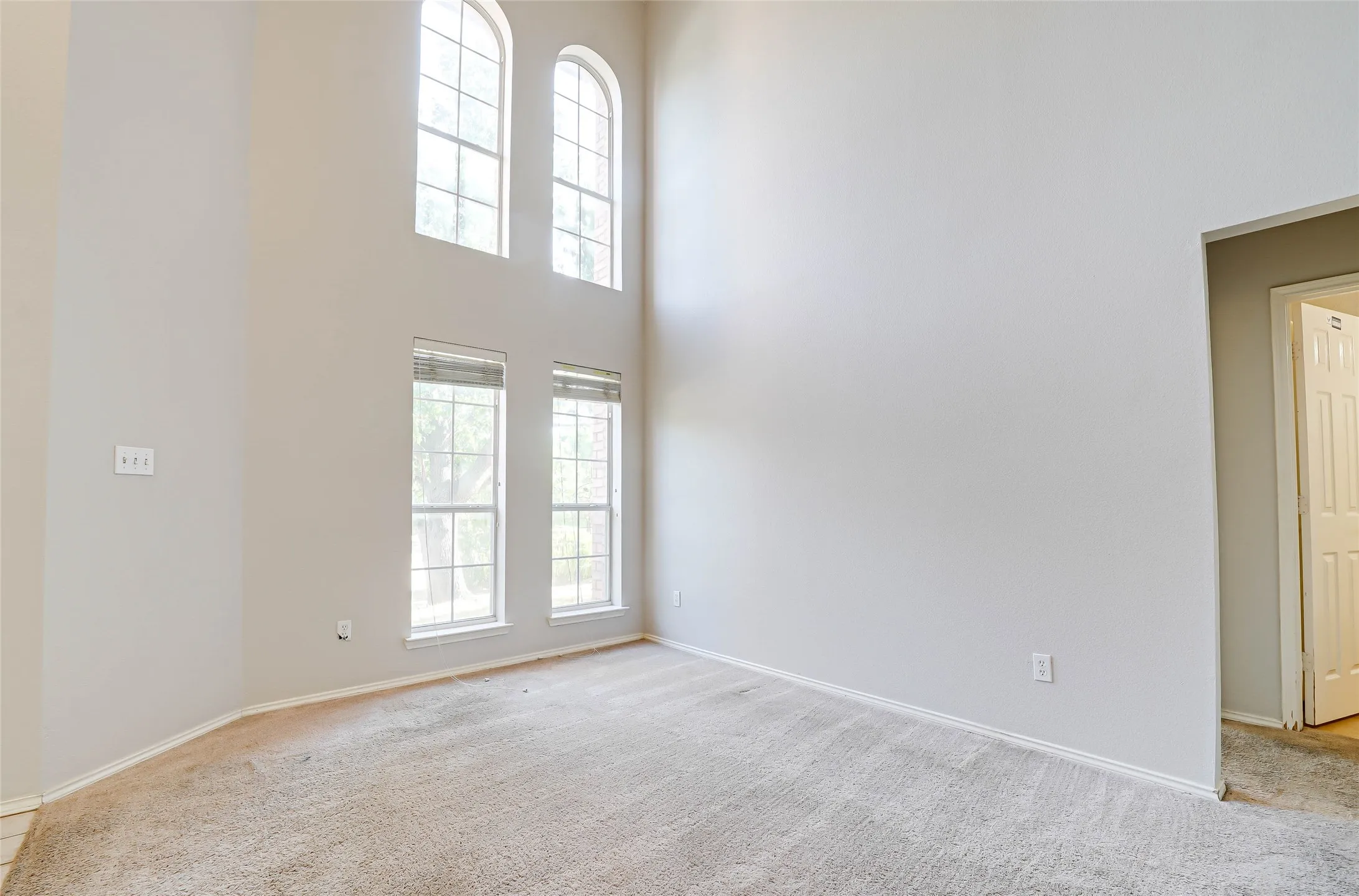 Single Family Residence For Rent in Collin County , 5008 Vineyard Lane, Mc Kinney, Texas 75070, 5 Bedroom, 3 Bathroom, 2 Garage spaces, 2,572 Sqft, built in 1999, mls#21361598, Real Estate Agent in Mc Kinney, Homes For Rent in Collin county, Homes For Rent in Mc Kinney, Realtor in Mc Kinney Texas, Real Estate Brokerage Independent Realty Texas, Luminita Cordes Realtor
