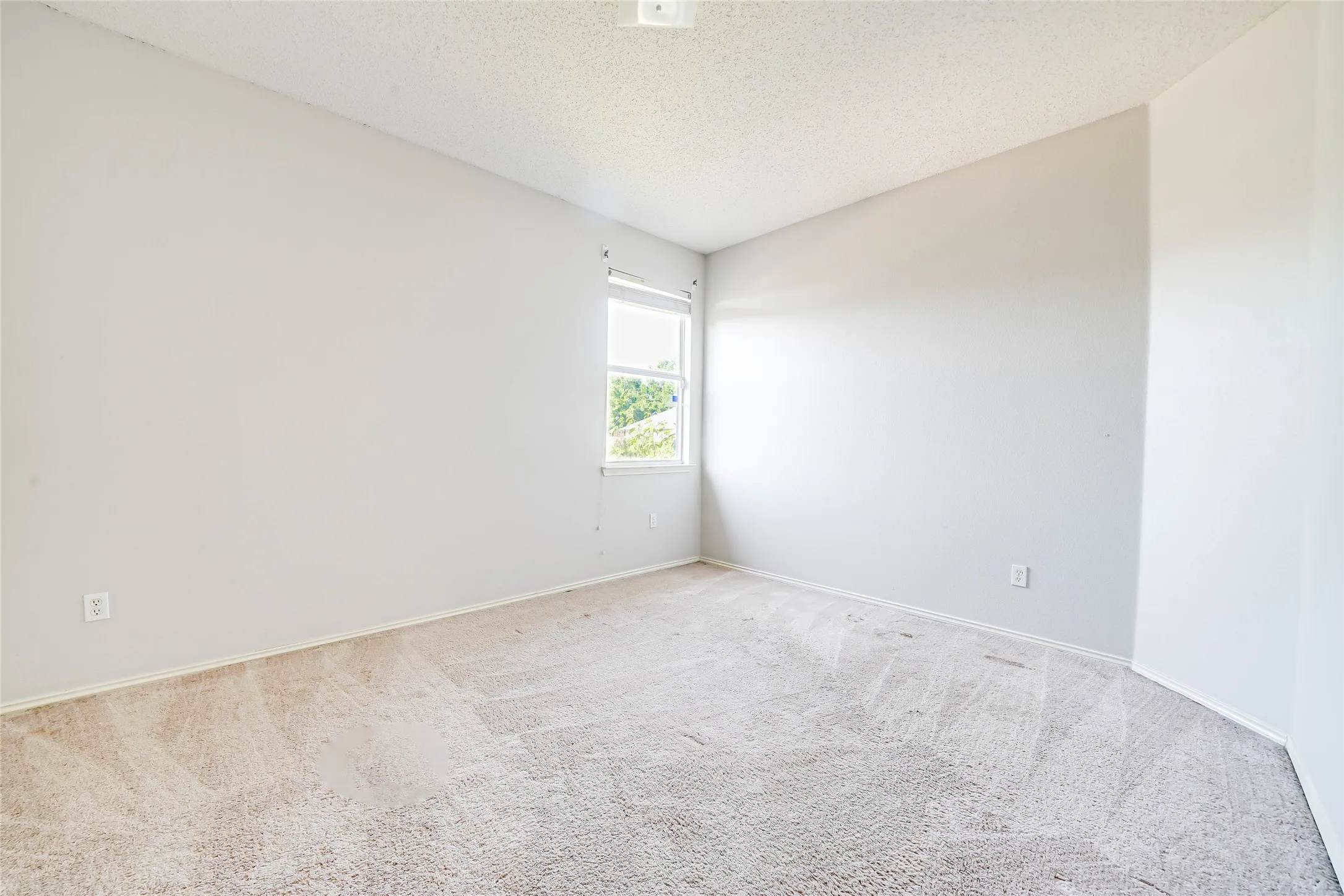 Single Family Residence For Rent in Collin County , 5008 Vineyard Lane, Mc Kinney, Texas 75070, 5 Bedroom, 3 Bathroom, 2 Garage spaces, 2,572 Sqft, built in 1999, mls#21361598, Real Estate Agent in Mc Kinney, Homes For Rent in Collin county, Homes For Rent in Mc Kinney, Realtor in Mc Kinney Texas, Real Estate Brokerage Independent Realty Texas, Luminita Cordes Realtor