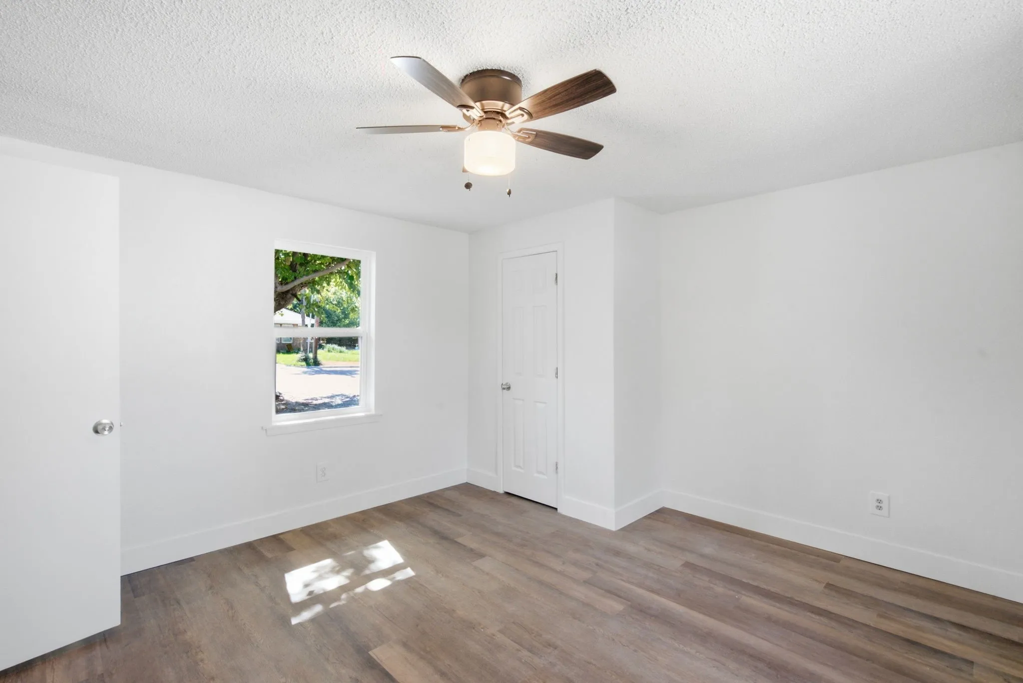 Single Family Residence For Sale in Parker County , 905 N Rusk Street, Weatherford, Texas 76086, 3 Bedroom, 2 Bathroom, Garage spaces, 1,076 Sqft, built in 0, mls#21360732, Real Estate Agent in Weatherford, Homes For Sale in Parker county, Homes For Sale in Weatherford, Realtor in Weatherford Texas, Real Estate Brokerage Independent Realty Texas, Luminita Cordes Realtor