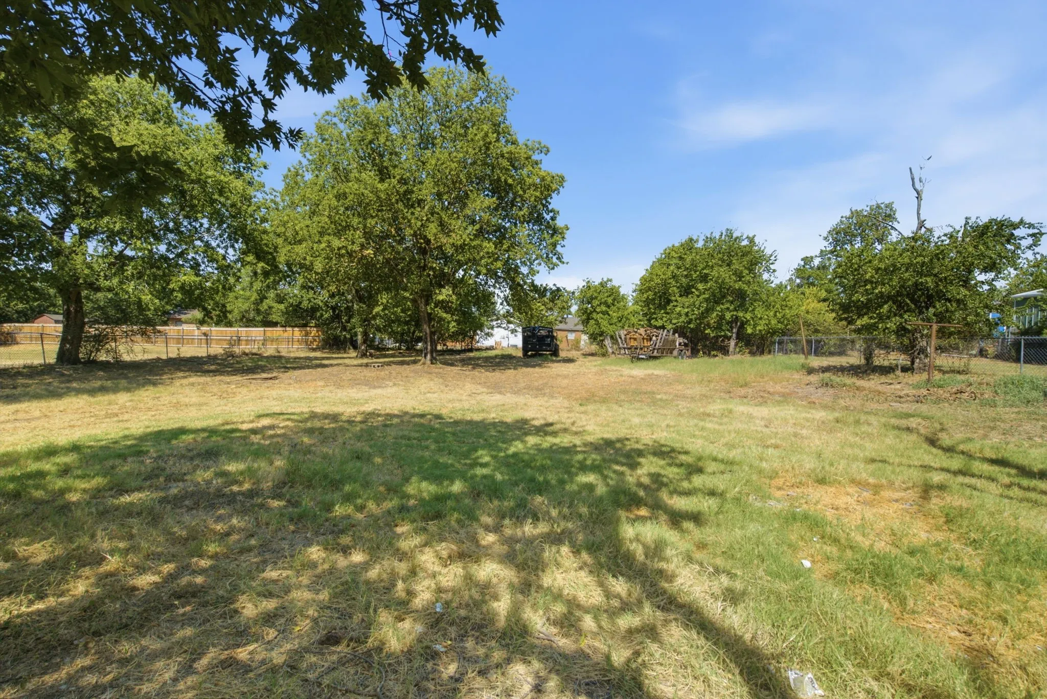Single Family Residence For Sale in Parker County , 905 N Rusk Street, Weatherford, Texas 76086, 3 Bedroom, 2 Bathroom, Garage spaces, 1,076 Sqft, built in 0, mls#21360732, Real Estate Agent in Weatherford, Homes For Sale in Parker county, Homes For Sale in Weatherford, Realtor in Weatherford Texas, Real Estate Brokerage Independent Realty Texas, Luminita Cordes Realtor