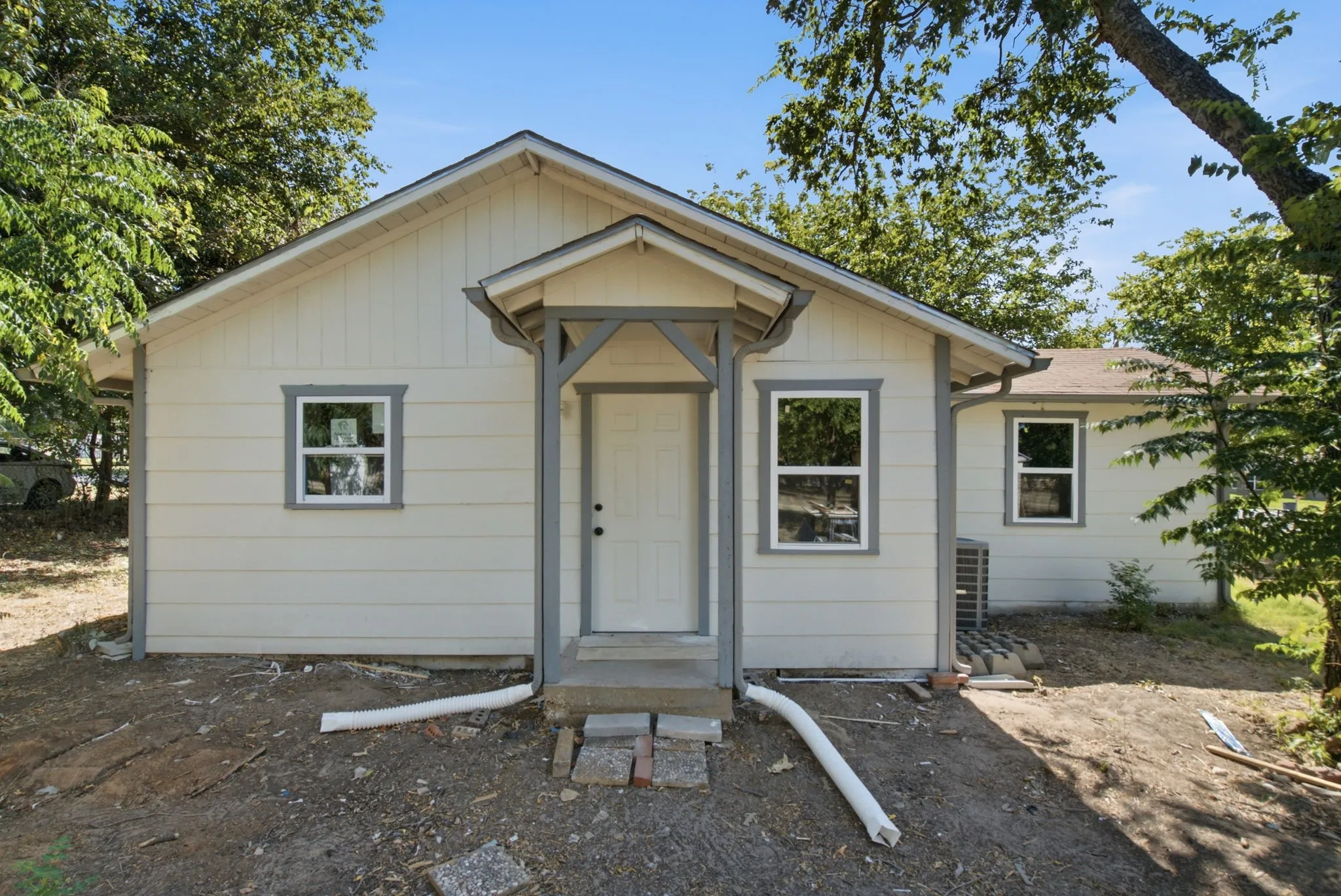 Single Family Residence For Sale in Parker County , 905 N Rusk Street, Weatherford, Texas 76086, 3 Bedroom, 2 Bathroom, Garage spaces, 1,076 Sqft, built in 0, mls#21360732, Real Estate Agent in Weatherford, Homes For Sale in Parker county, Homes For Sale in Weatherford, Realtor in Weatherford Texas, Real Estate Brokerage Independent Realty Texas, Luminita Cordes Realtor